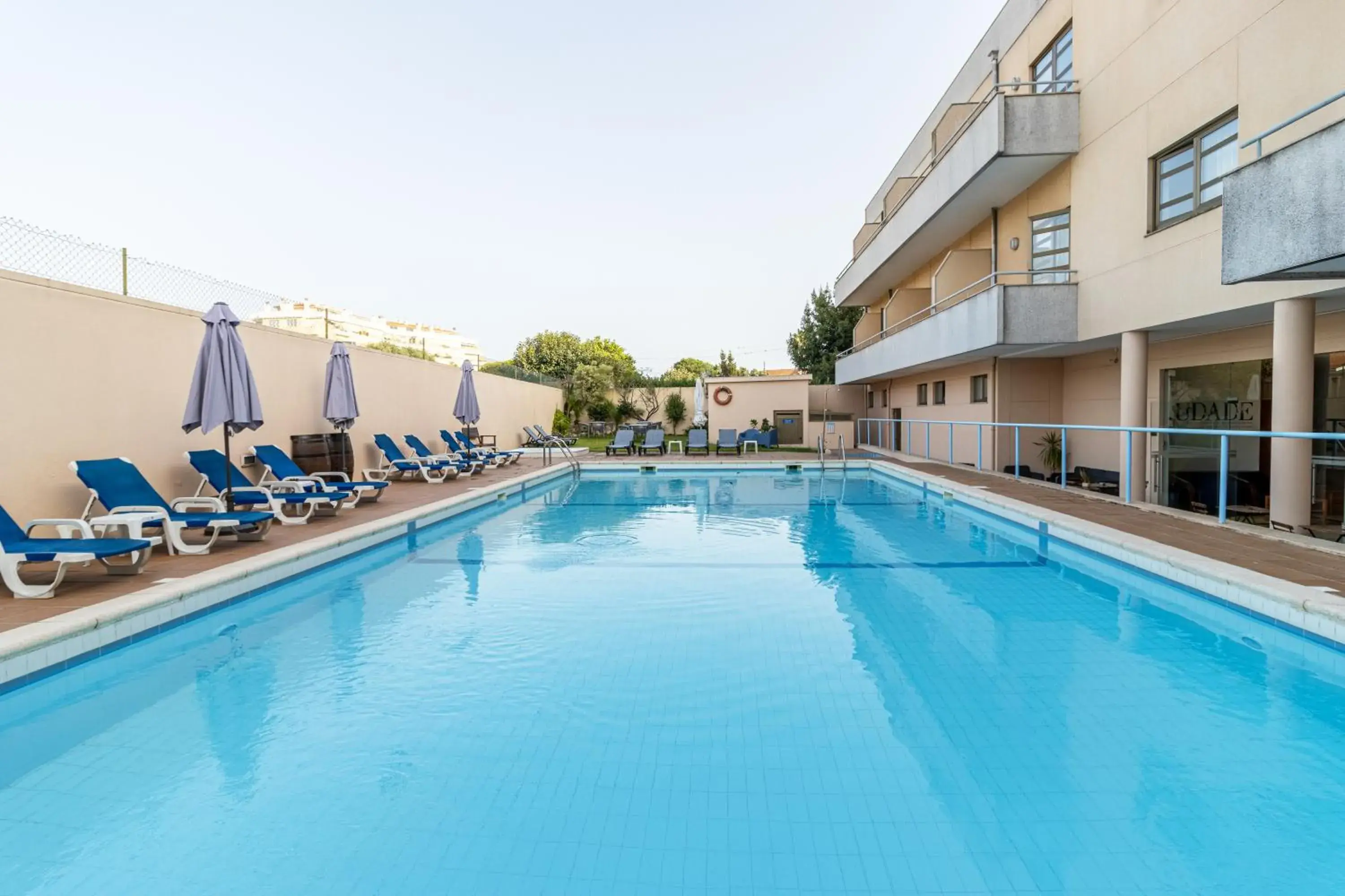 Property building in Hotel La Fontaine Property building in Hotel La Fontaine