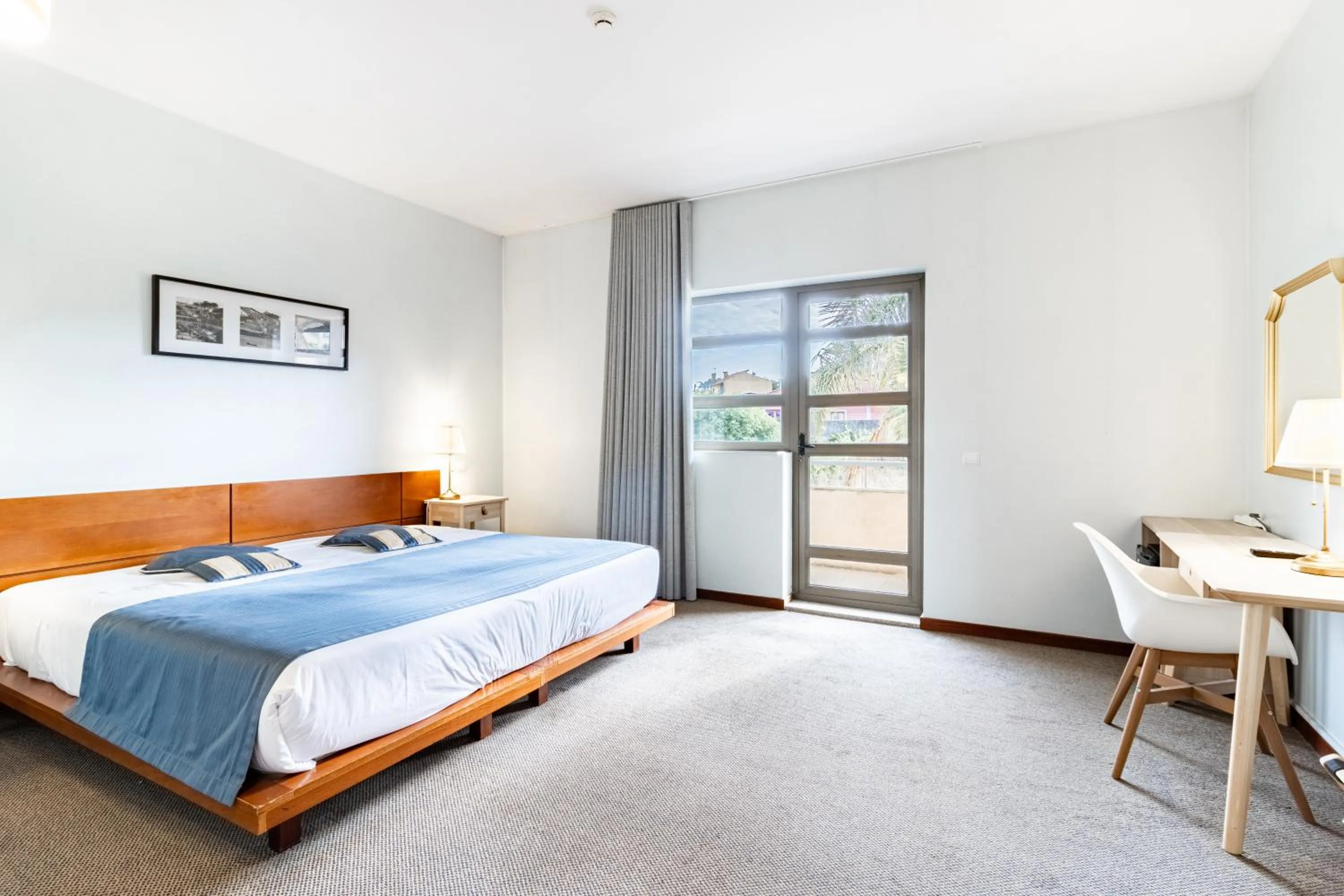 Bed in Hotel La Fontaine