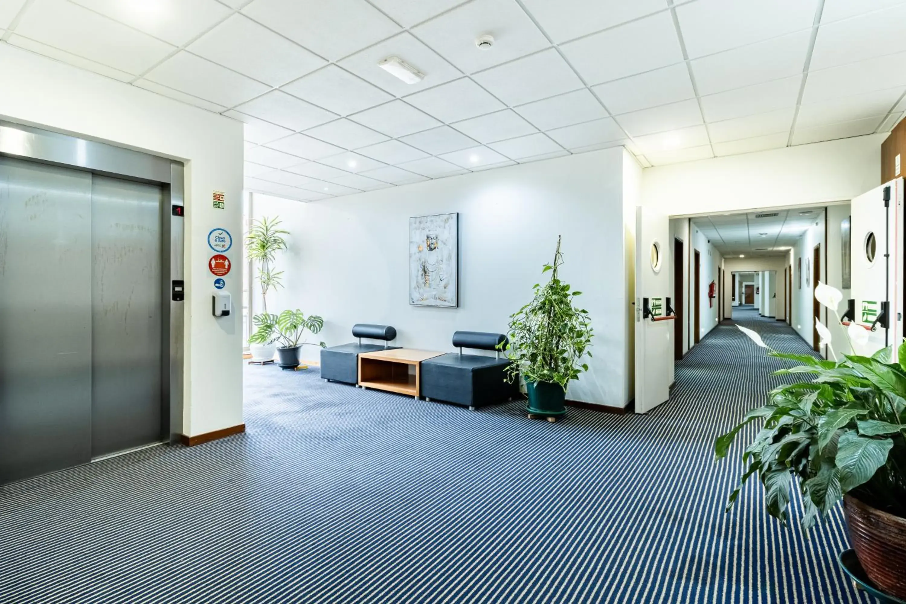 Property building in Hotel La Fontaine Property building in Hotel La Fontaine