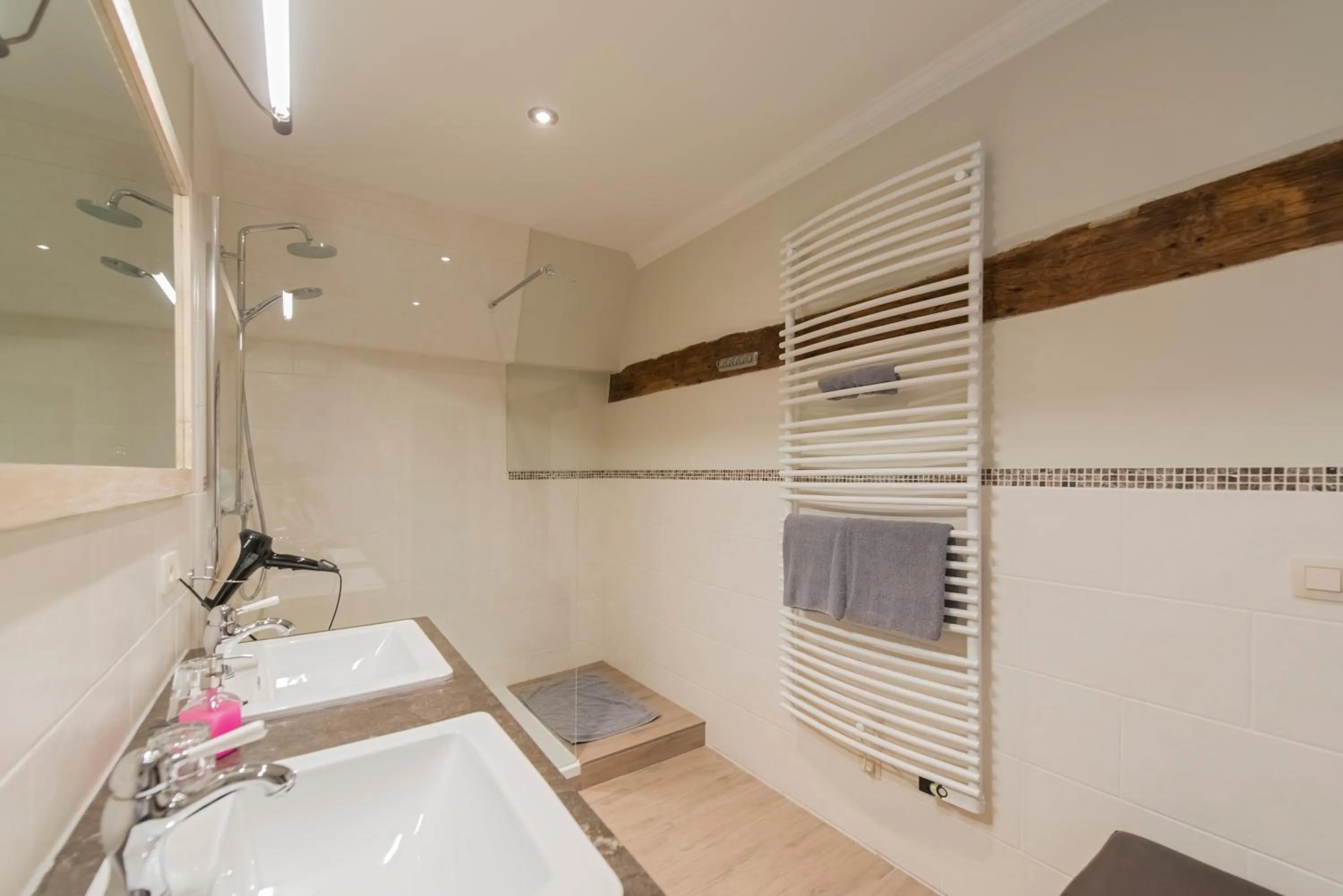 Shower in Boutique Hotel Caelus VII