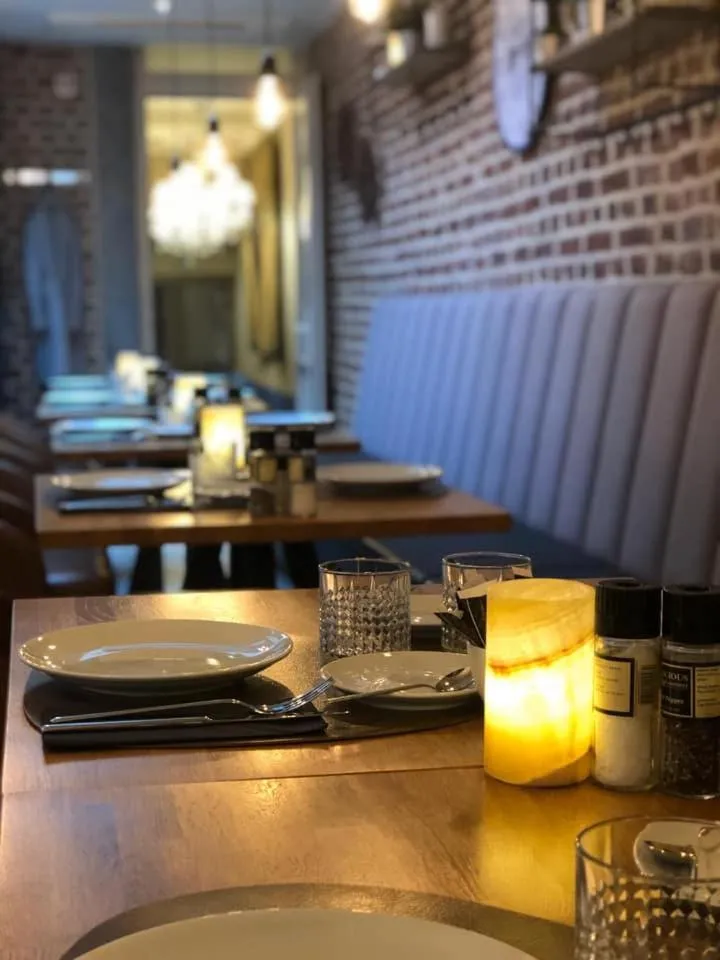 Restaurant/places to eat in Boutique Hotel Caelus VII