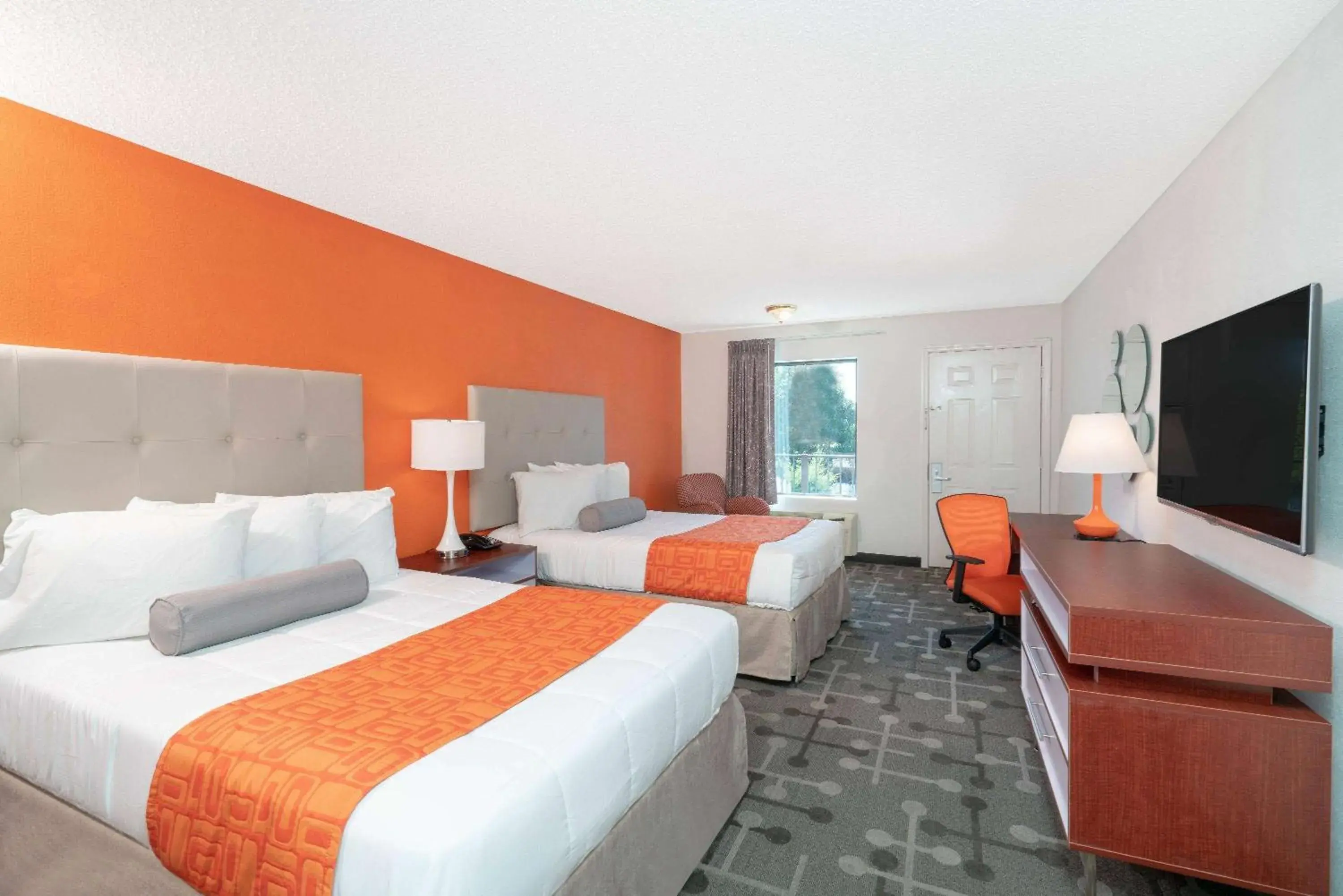 Photo of the whole room, Bed in Howard Johnson by Wyndham Aiken Photo of the whole room, Bed in Howard Johnson by Wyndham Aiken