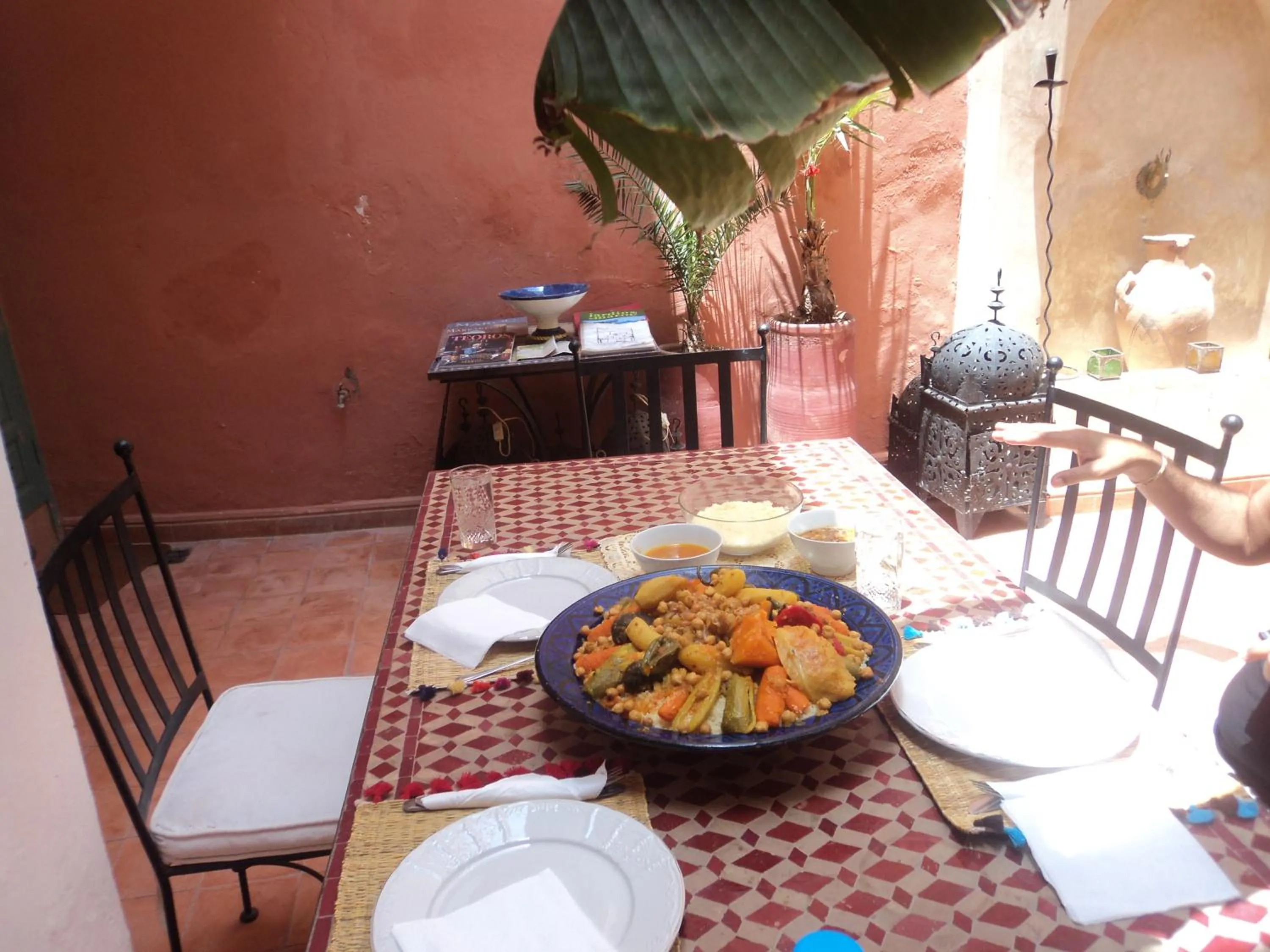 Restaurant/places to eat in Riad Dar Mchicha
