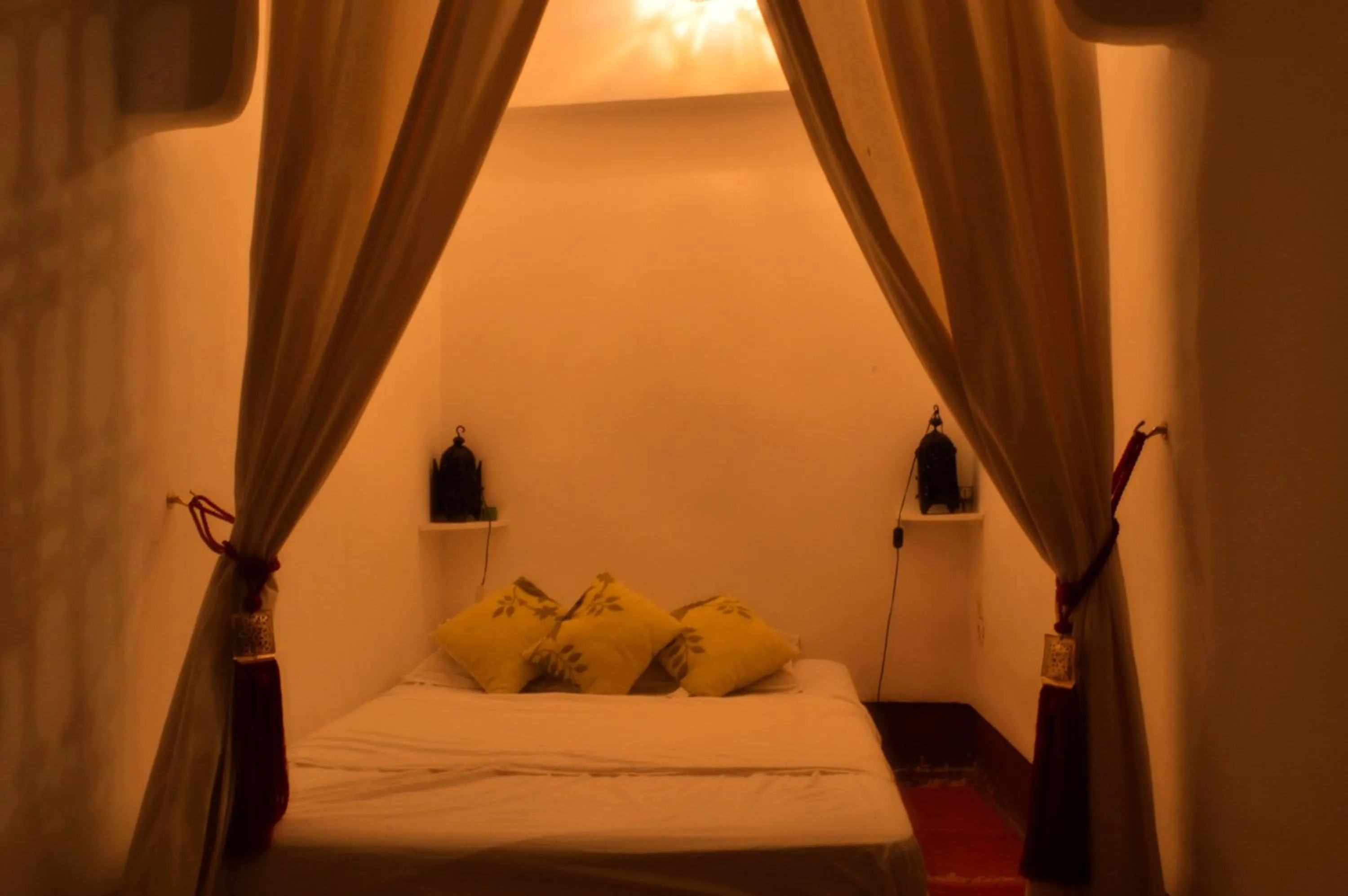 Photo of the whole room, Bed in Riad Dar Mchicha