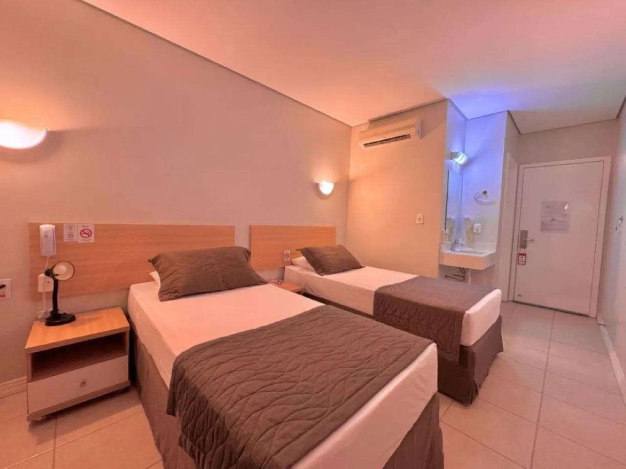 Bedroom, Bed in Igaras Hotel