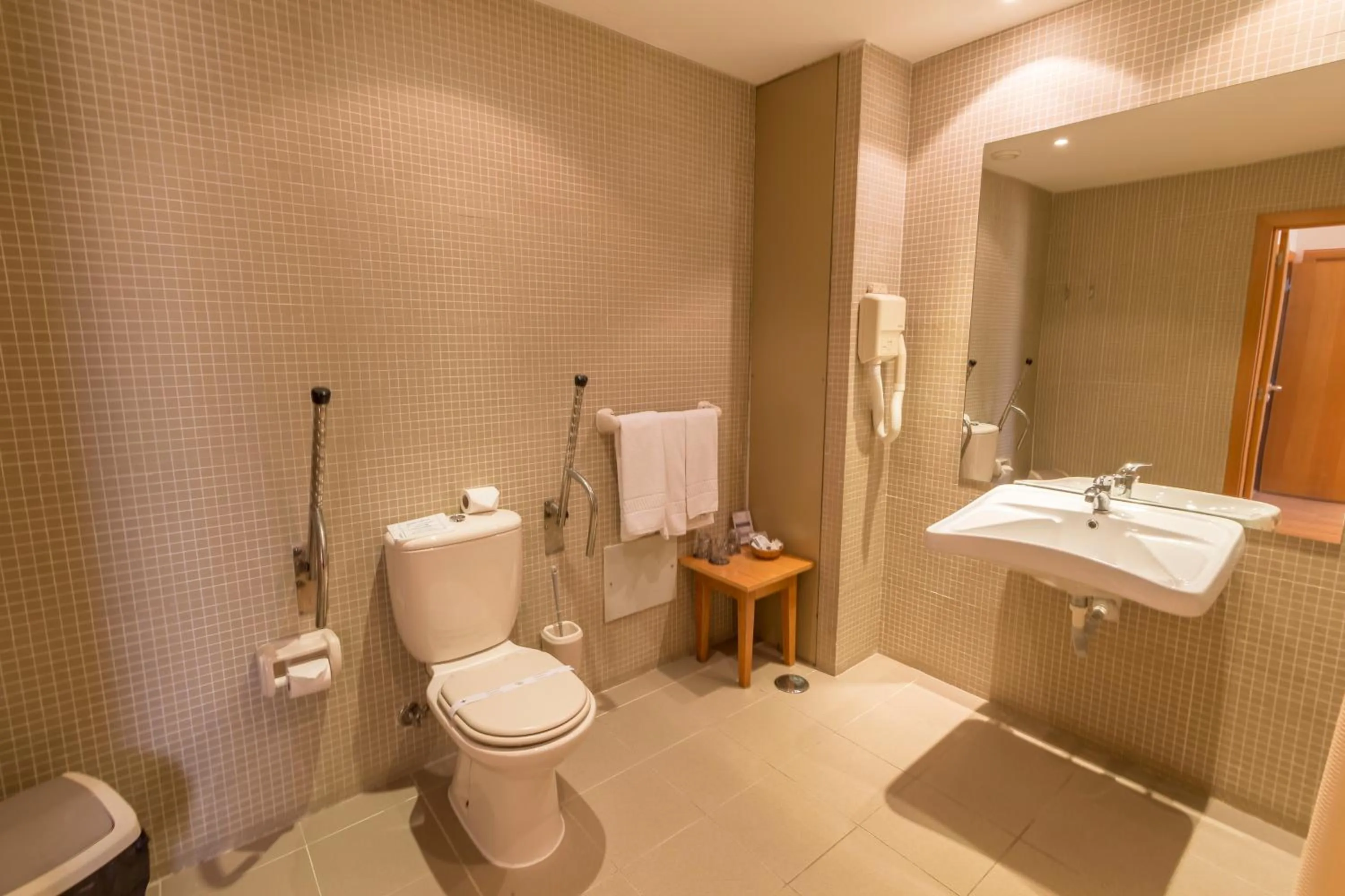 Bathroom in Hotel Eurosol Alcanena