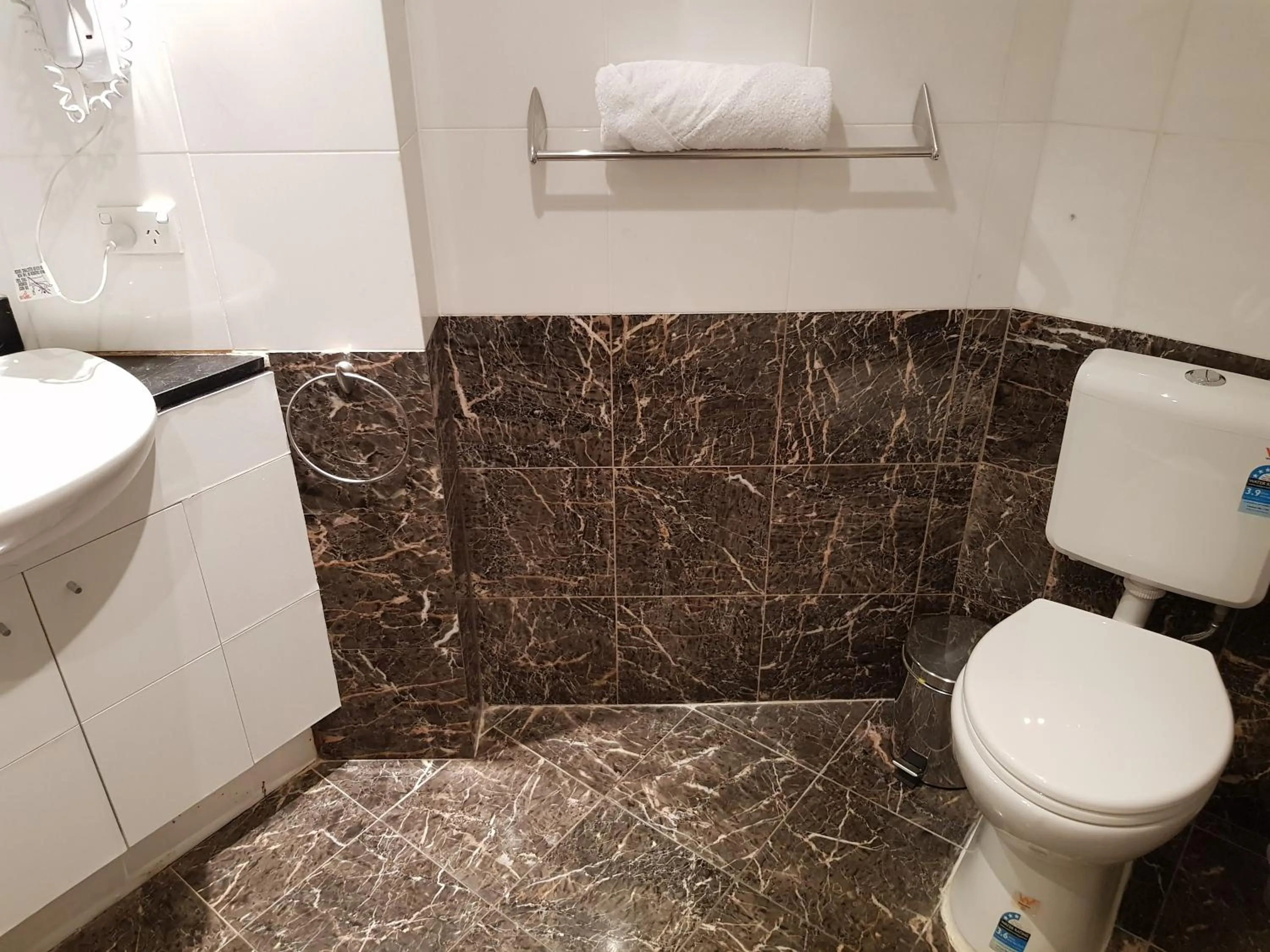 Toilet in Accommodation Sydney Darling Harbour