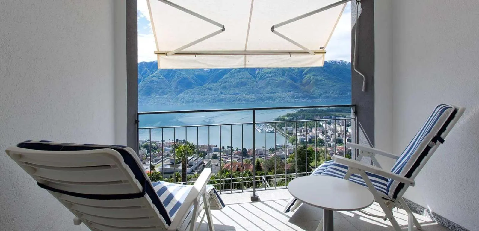 Lake view in Hotel Stella SA