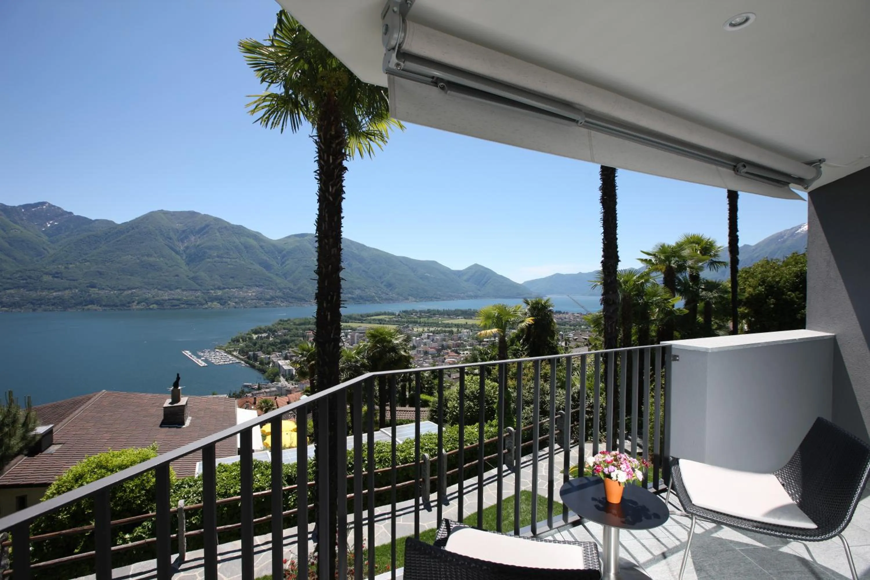 Lake view in Hotel Stella SA