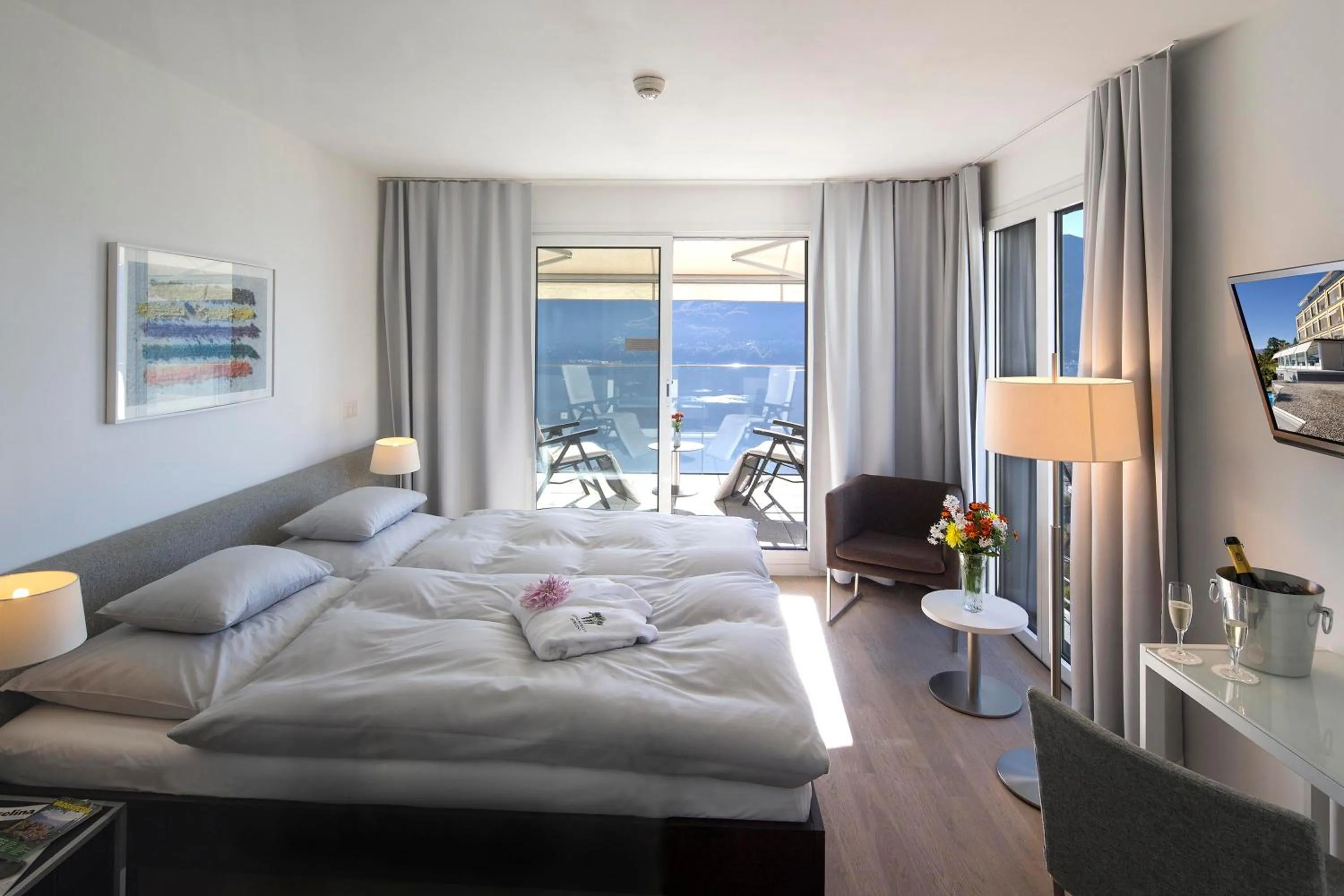 Photo of the whole room, Bed in Hotel Stella SA