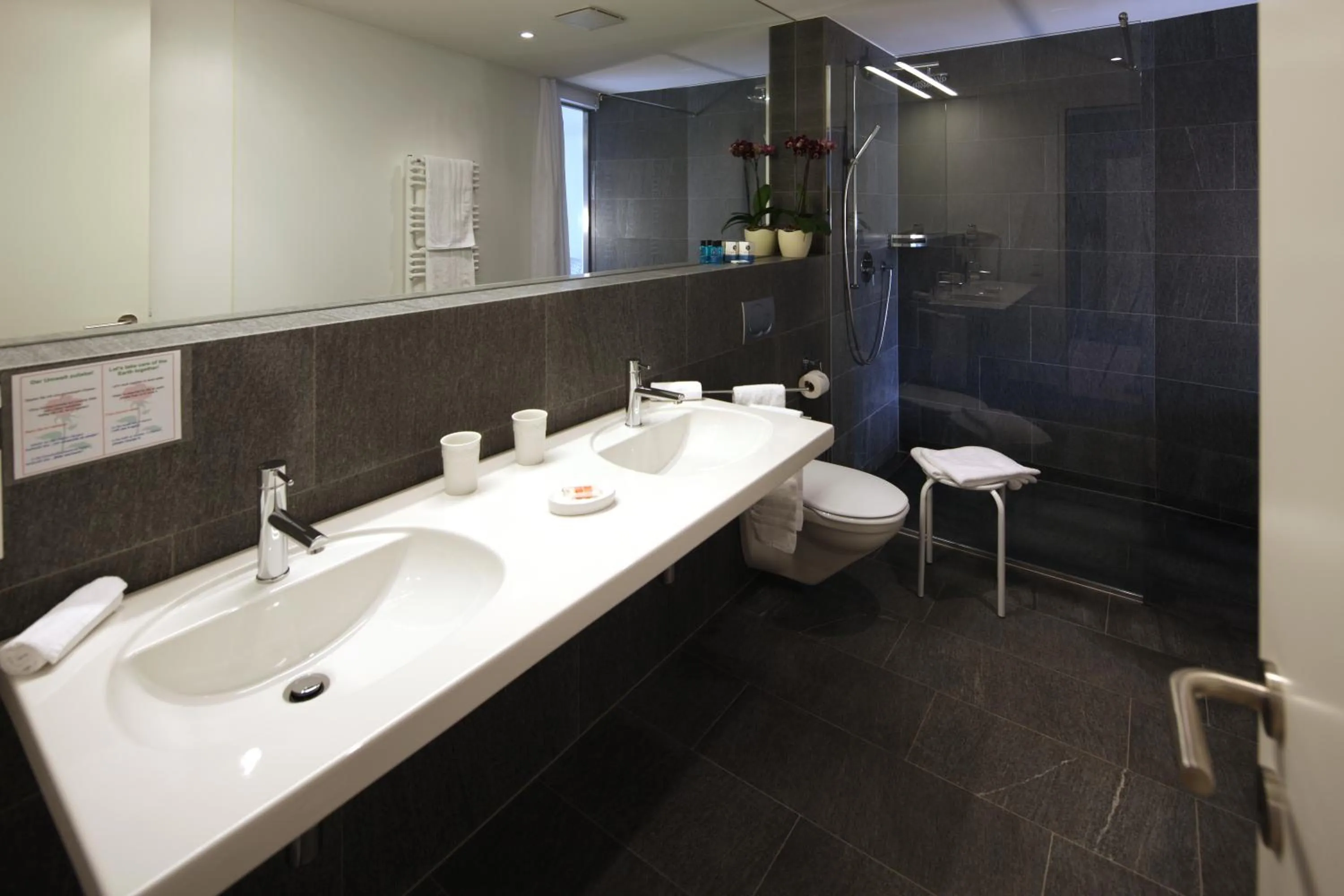 Bathroom in Hotel Stella SA