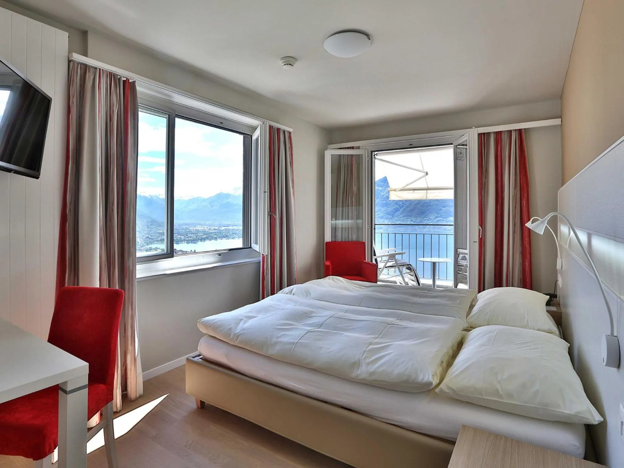 Day, Bed in Hotel Stella SA