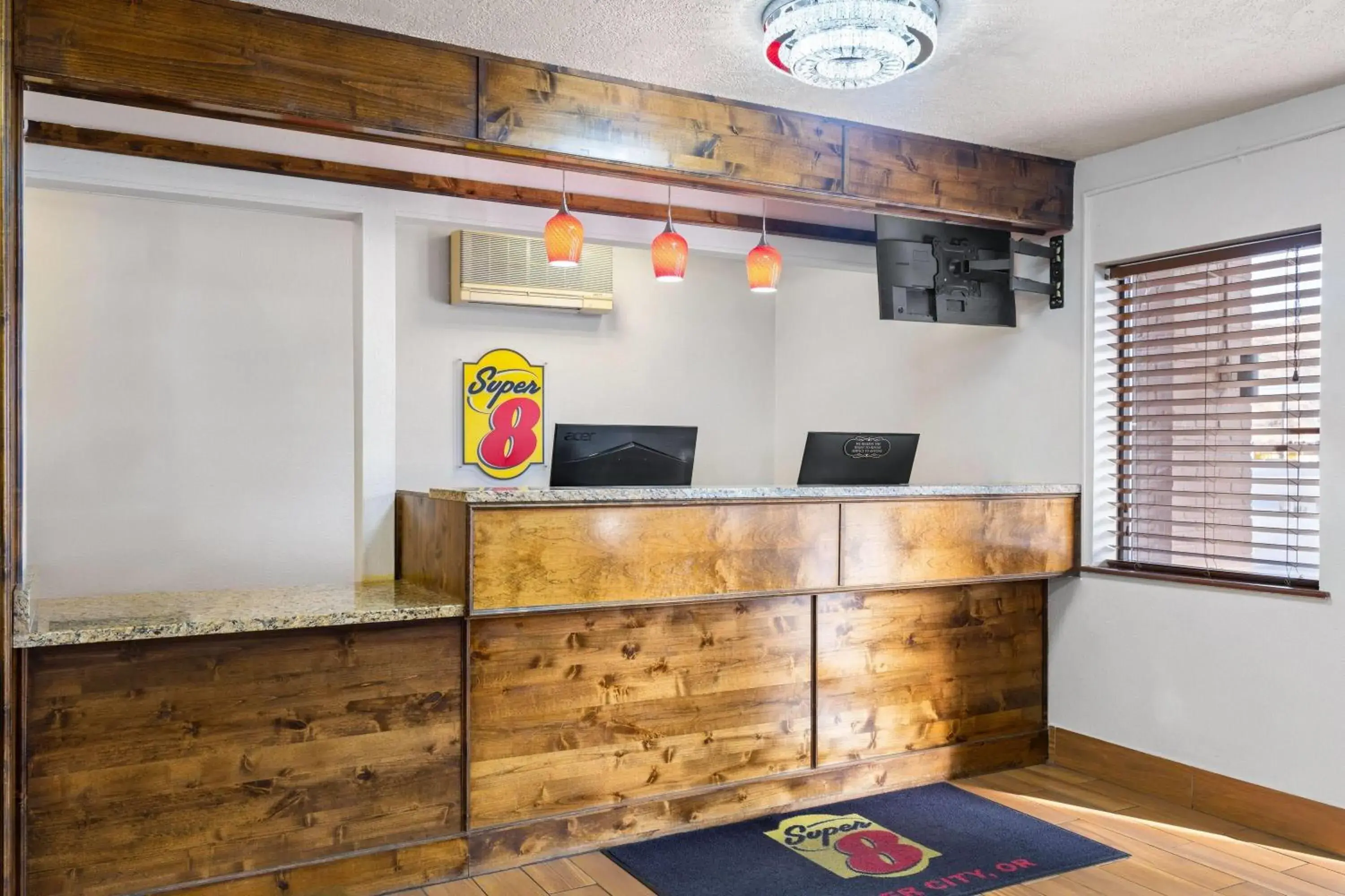 Lobby or reception in Super 8 by Wyndham Baker City Lobby or reception in Super 8 by Wyndham Baker City