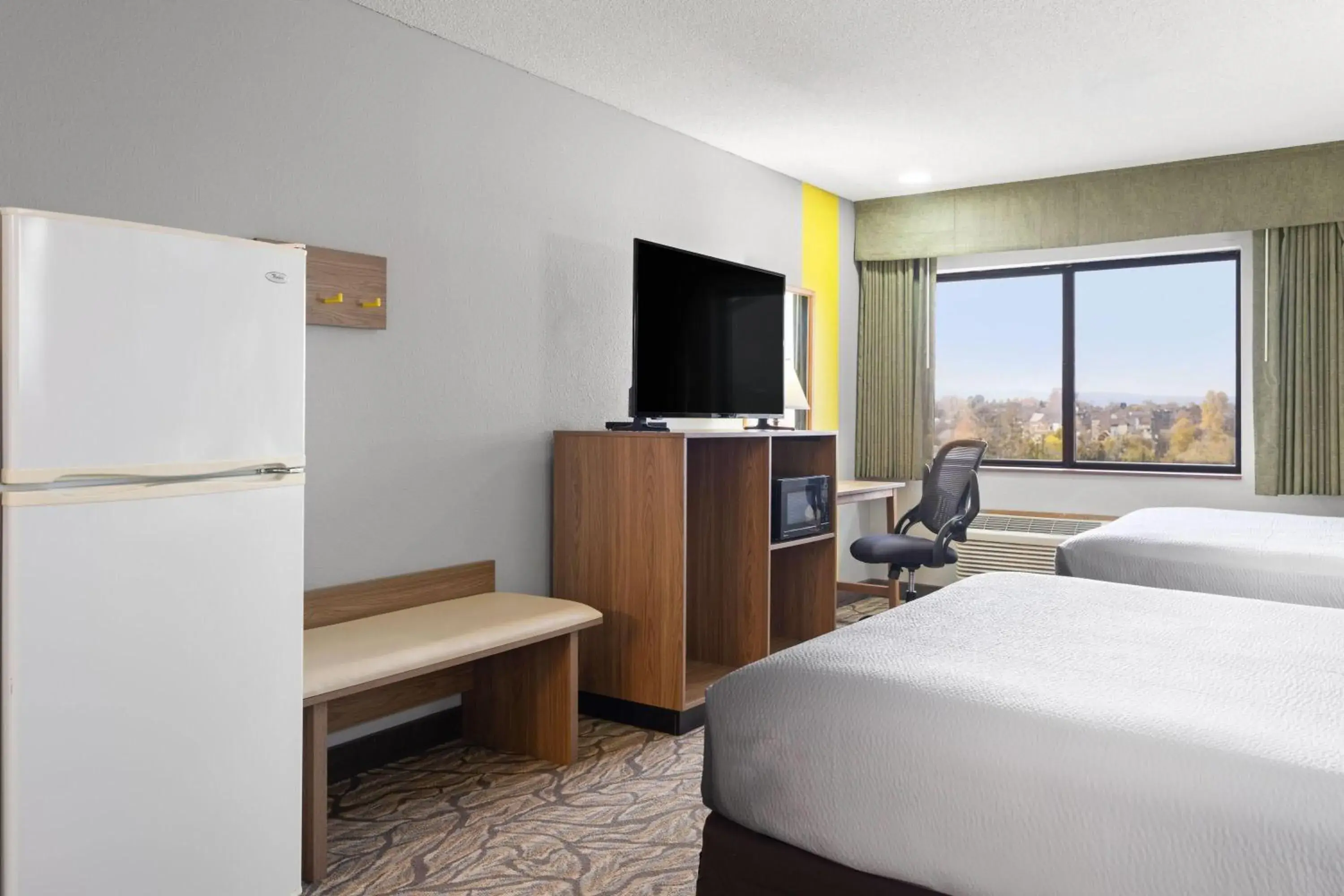 Photo of the whole room, Bed in Super 8 by Wyndham Baker City Photo of the whole room, Bed in Super 8 by Wyndham Baker City