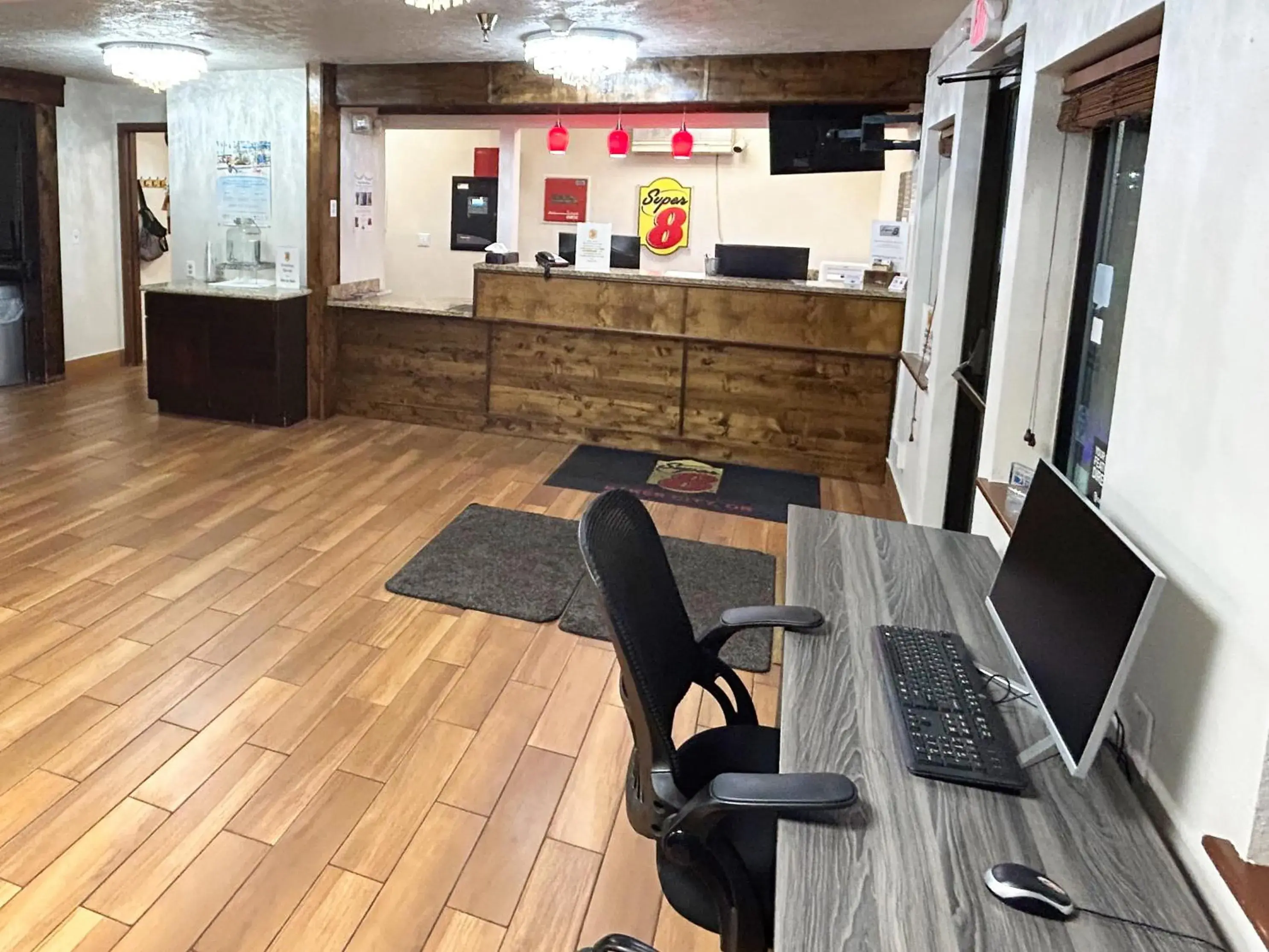 Lobby or reception in Super 8 by Wyndham Baker City Lobby or reception in Super 8 by Wyndham Baker City