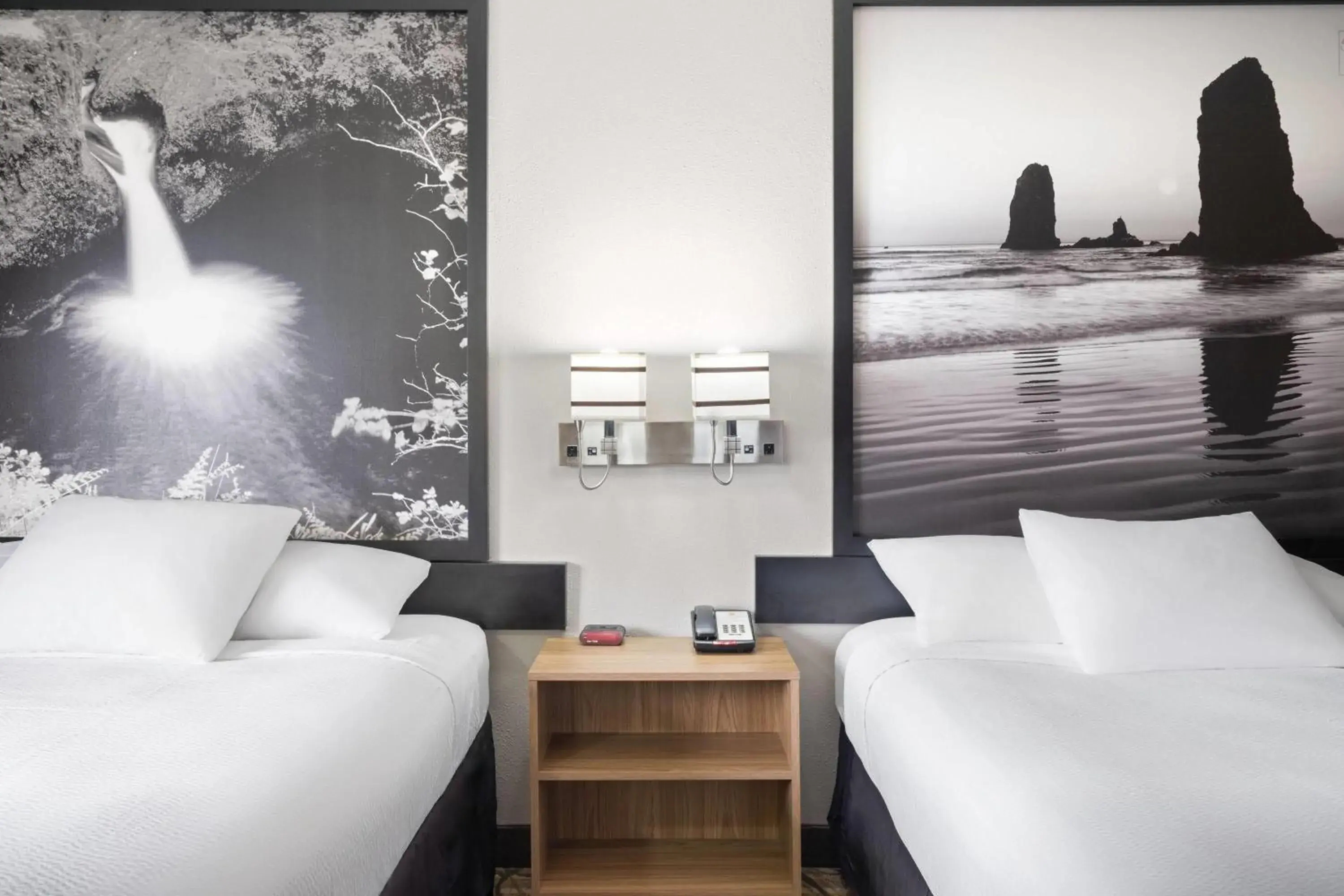 Photo of the whole room, Bed in Super 8 by Wyndham Baker City Photo of the whole room, Bed in Super 8 by Wyndham Baker City