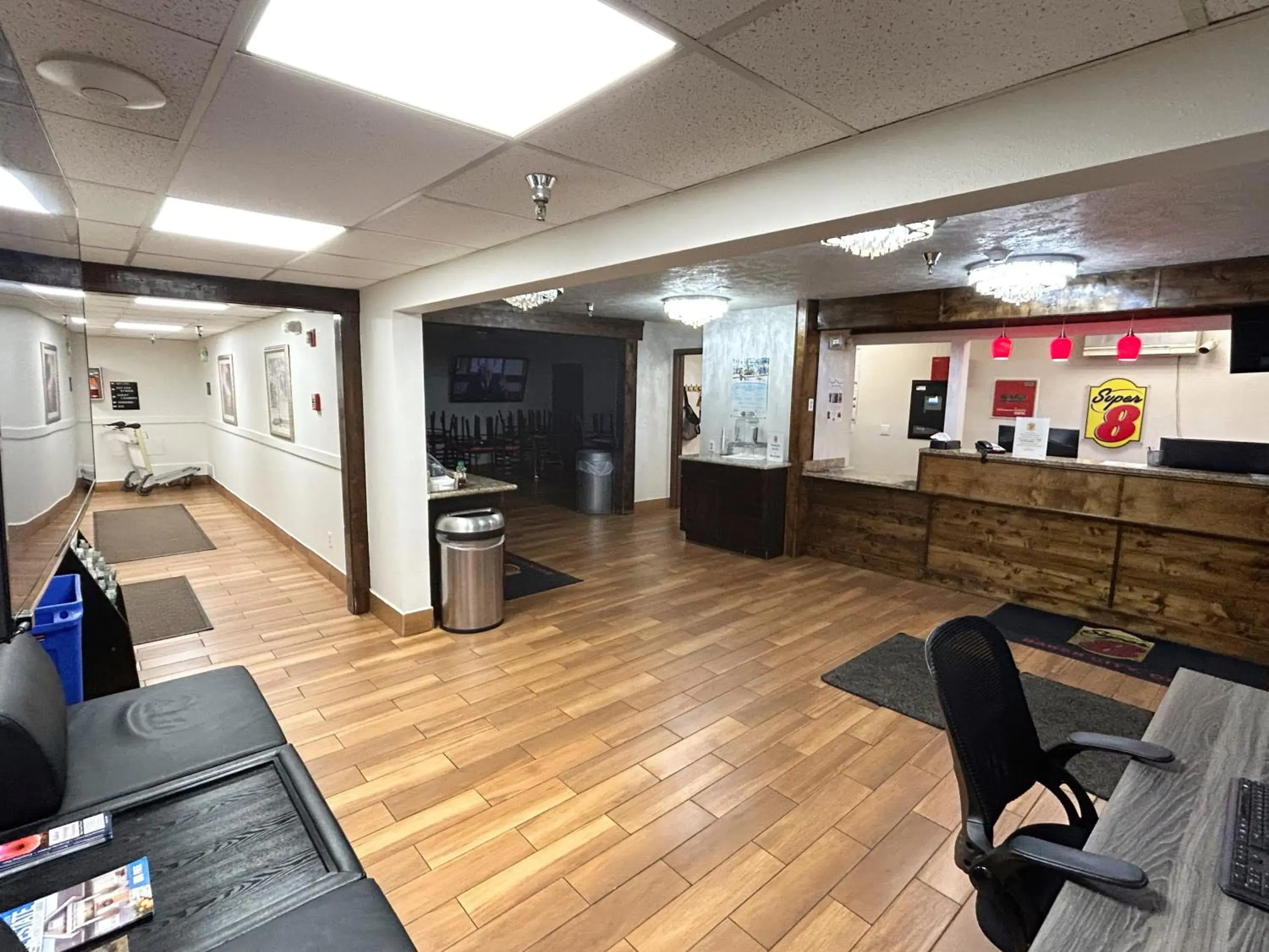 Lobby or reception in Super 8 by Wyndham Baker City Lobby or reception in Super 8 by Wyndham Baker City