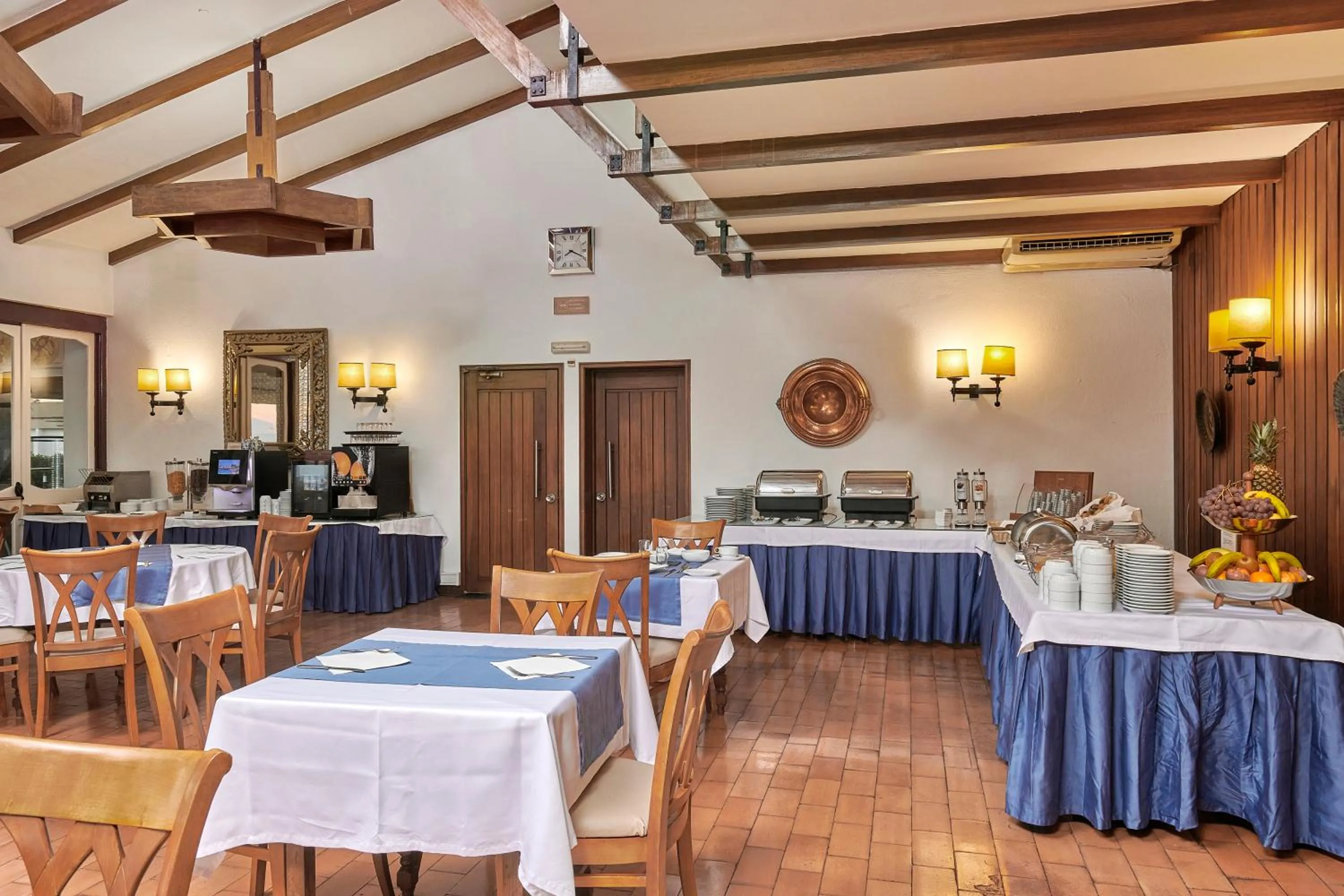 Restaurant/places to eat in Hotel Apartamento Do Golfe