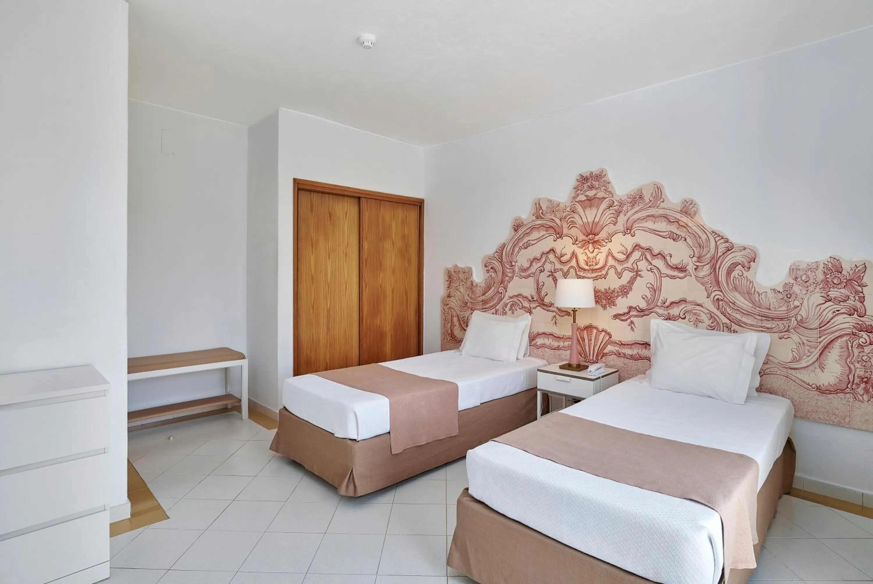 Bedroom, Bed in Hotel Apartamento Do Golfe