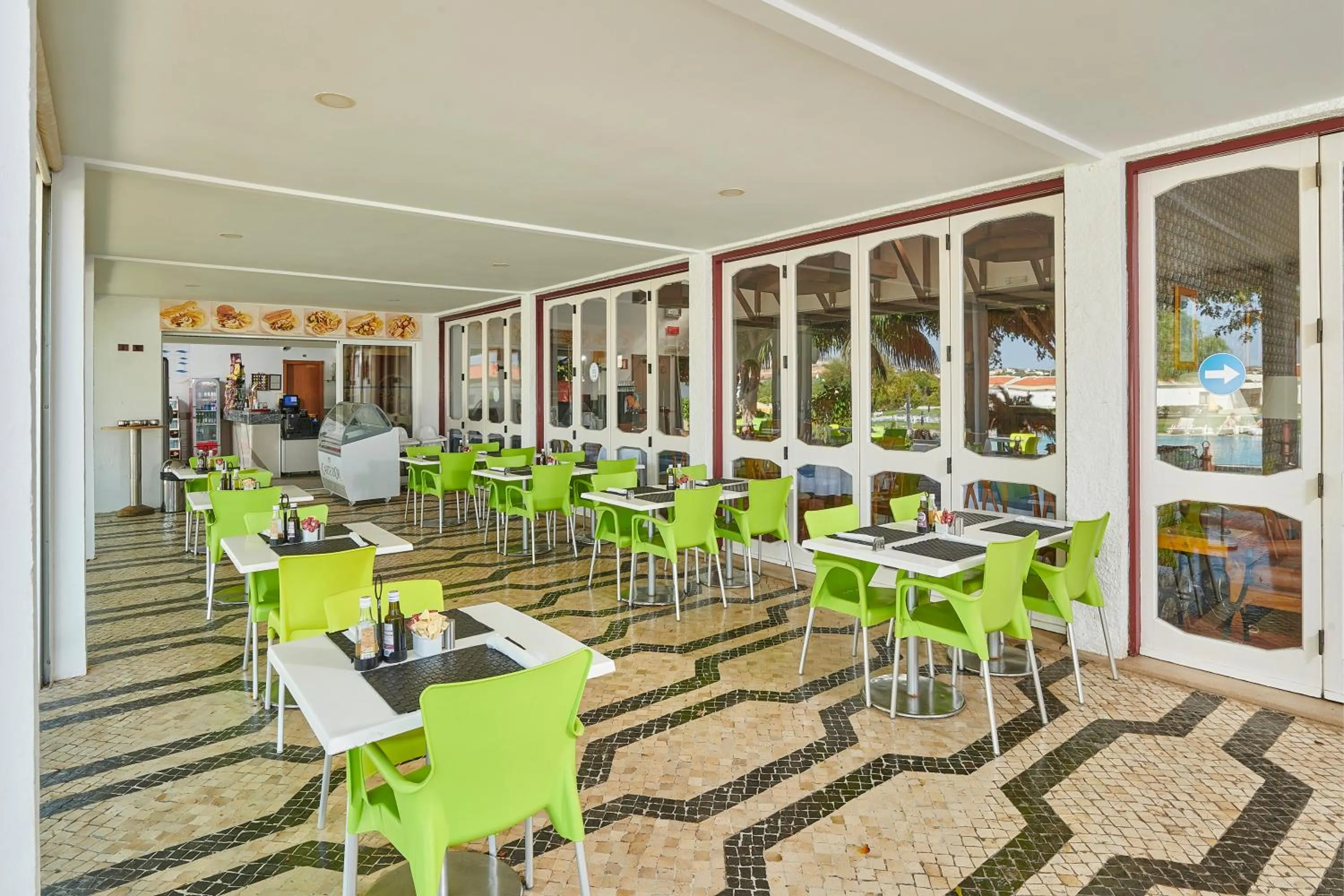 Property building in Hotel Apartamento Do Golfe