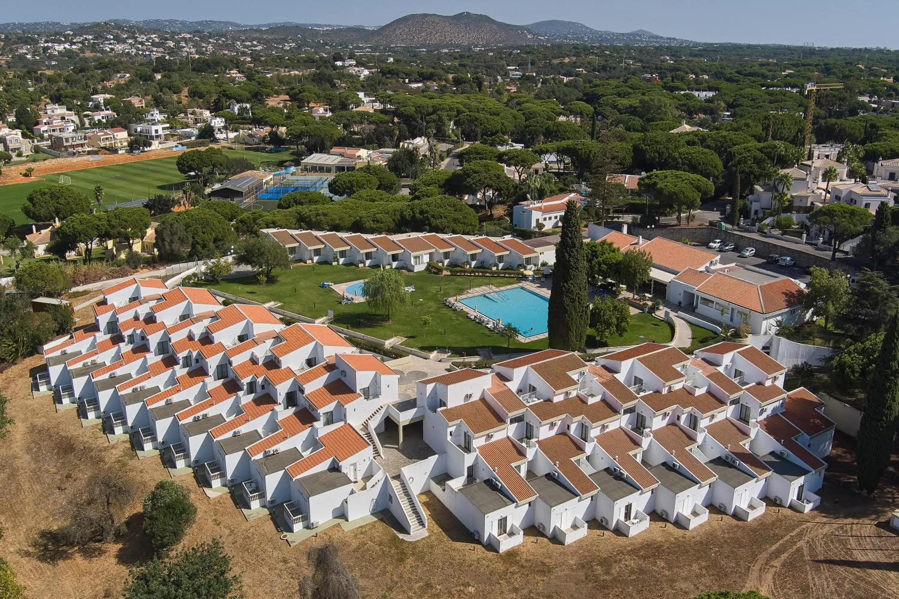 Property building in Hotel Apartamento Do Golfe Property building in Hotel Apartamento Do Golfe