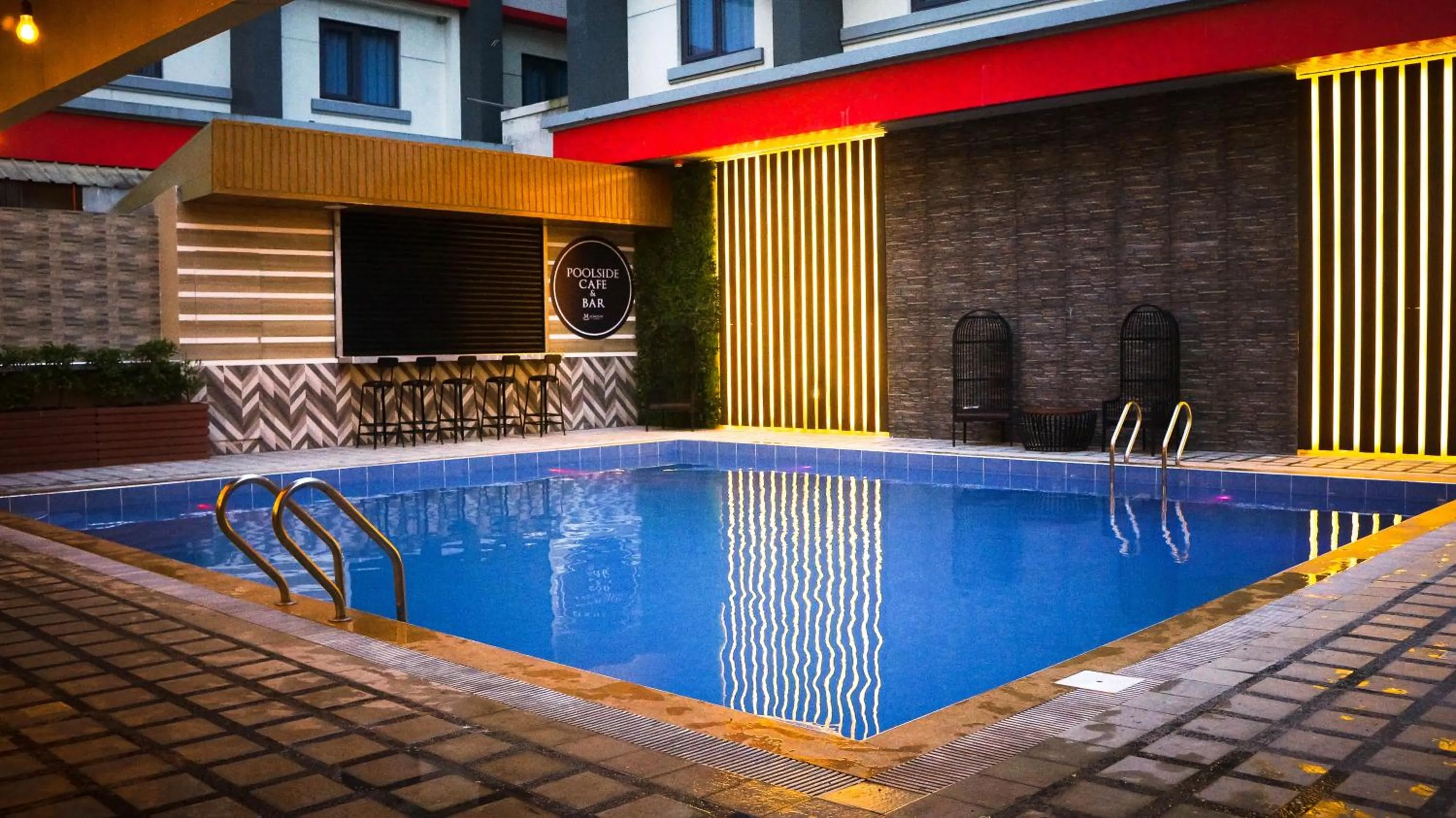 Restaurant/places to eat in The Marison Hotel