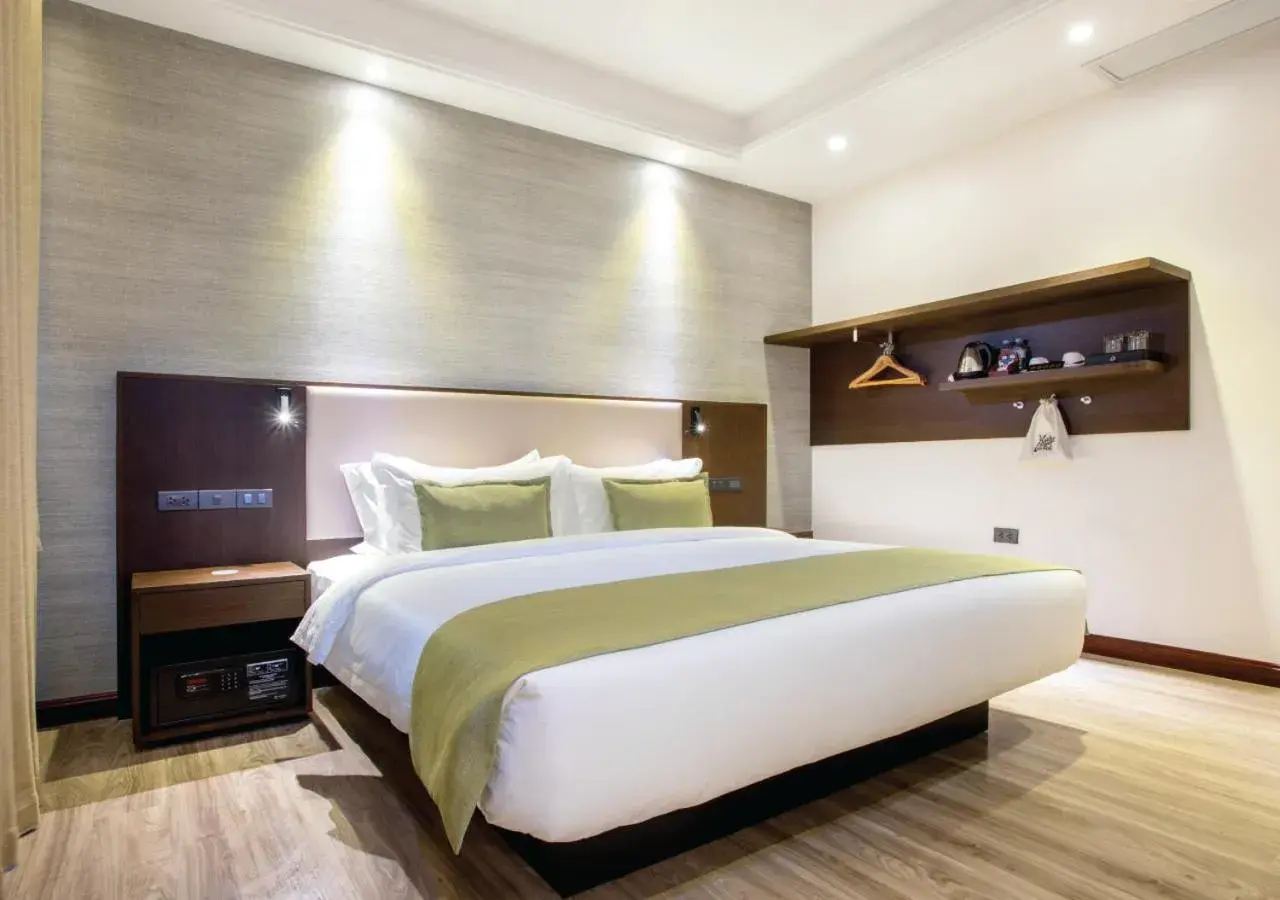 Accessible Deluxe Room in The Marison Hotel Accessible Deluxe Room in The Marison Hotel