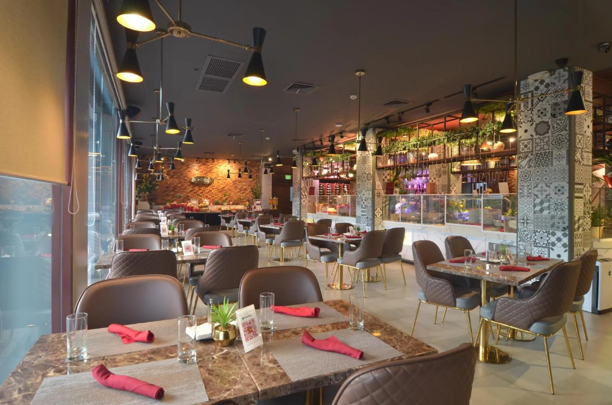 Restaurant/places to eat in The Marison Hotel