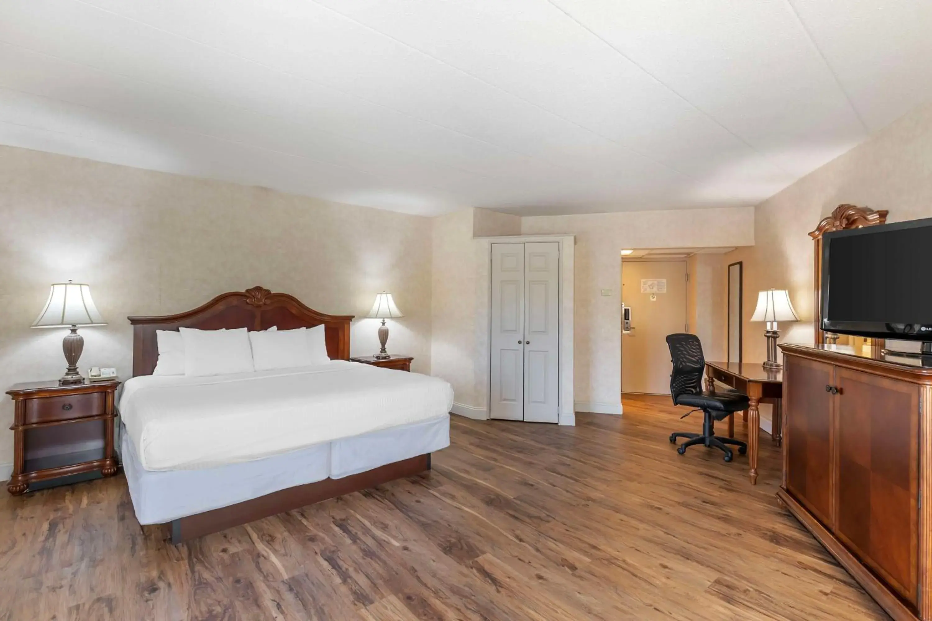 Bedroom, Bed in Best Western Plus Steeplegate Inn Bedroom, Bed in Best Western Plus Steeplegate Inn