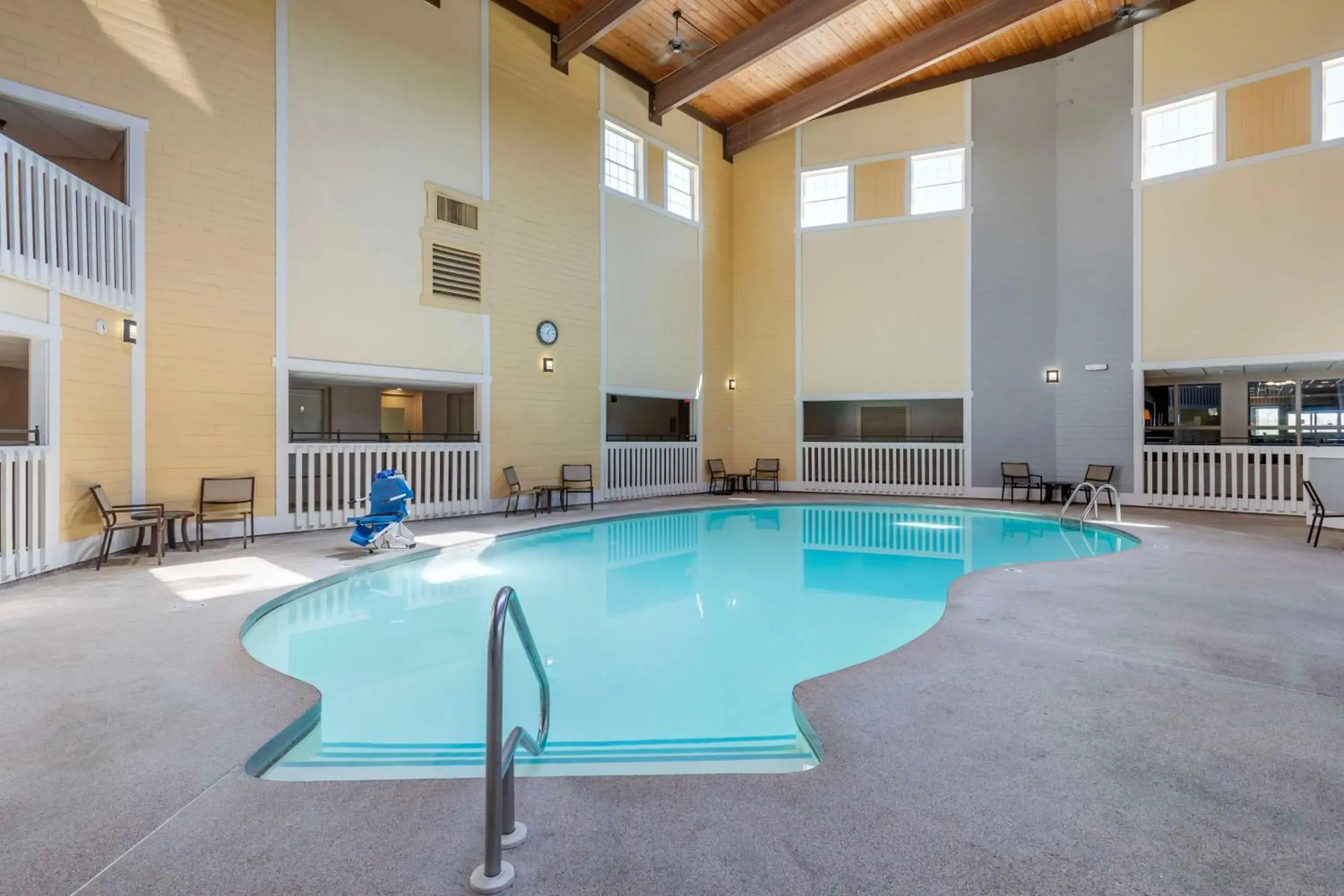 Pool view in Best Western Plus Steeplegate Inn Pool view in Best Western Plus Steeplegate Inn