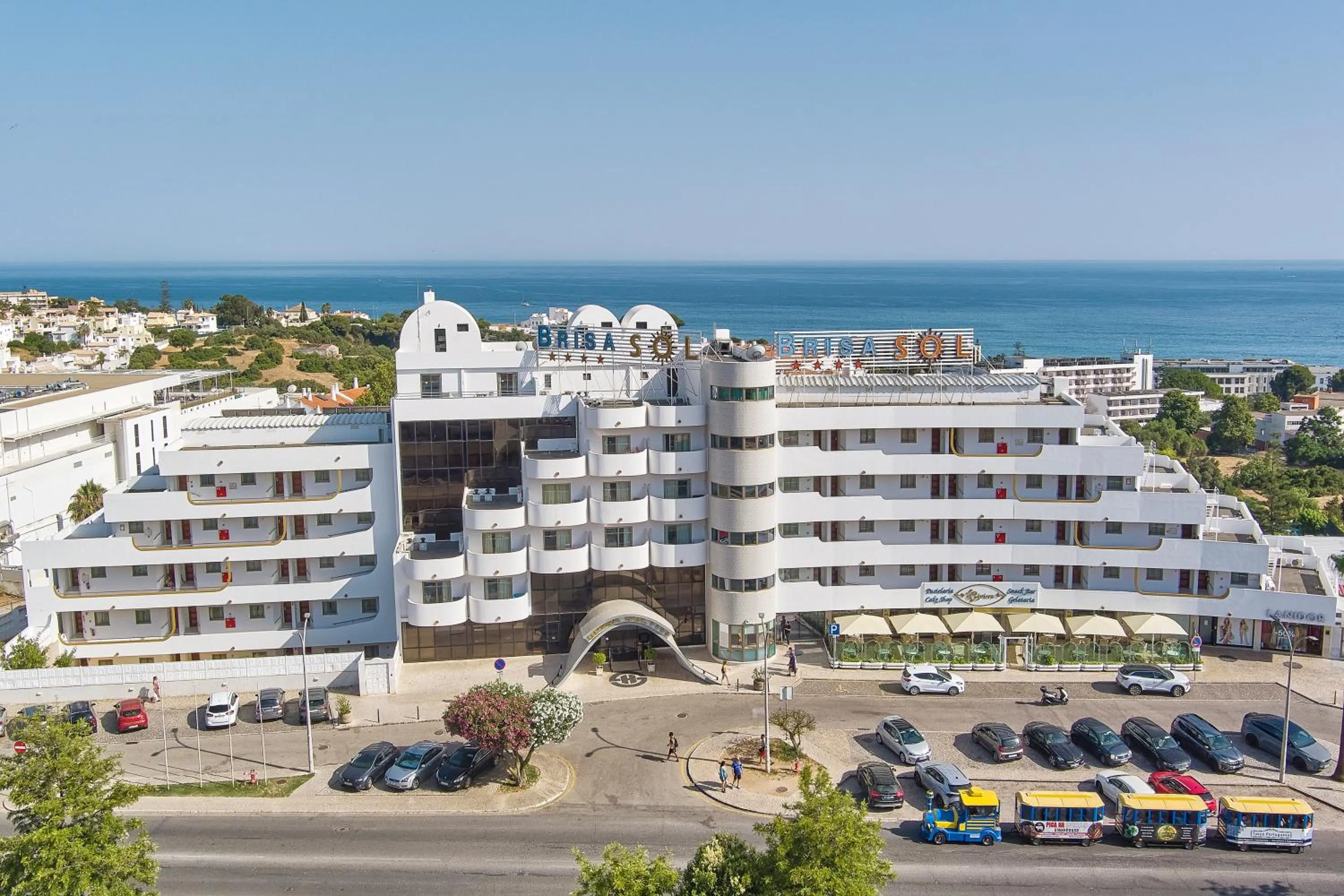 Property building in Hotel Apartamento Brisa Sol