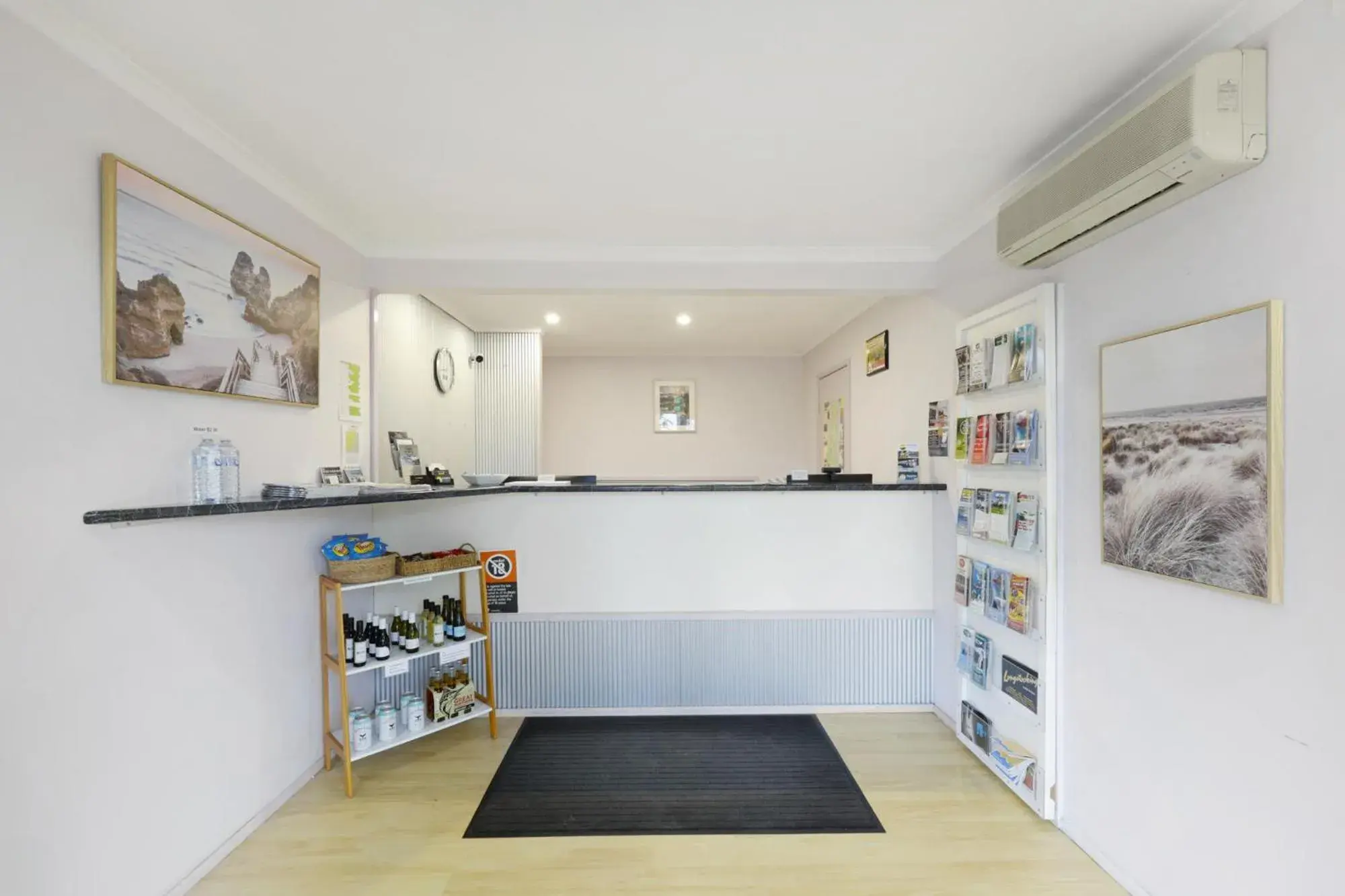 Lobby or reception in Sapphire Waters Motor Inn Lobby or reception in Sapphire Waters Motor Inn