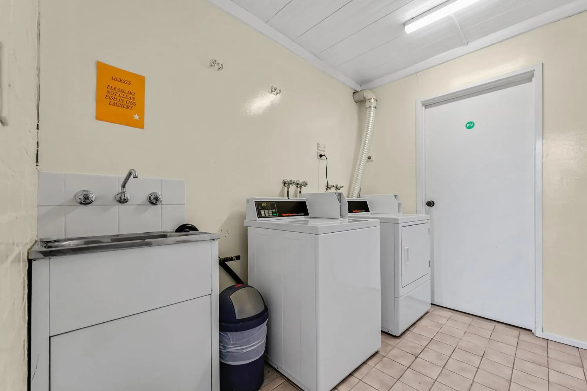 laundry in Sapphire Waters Motor Inn