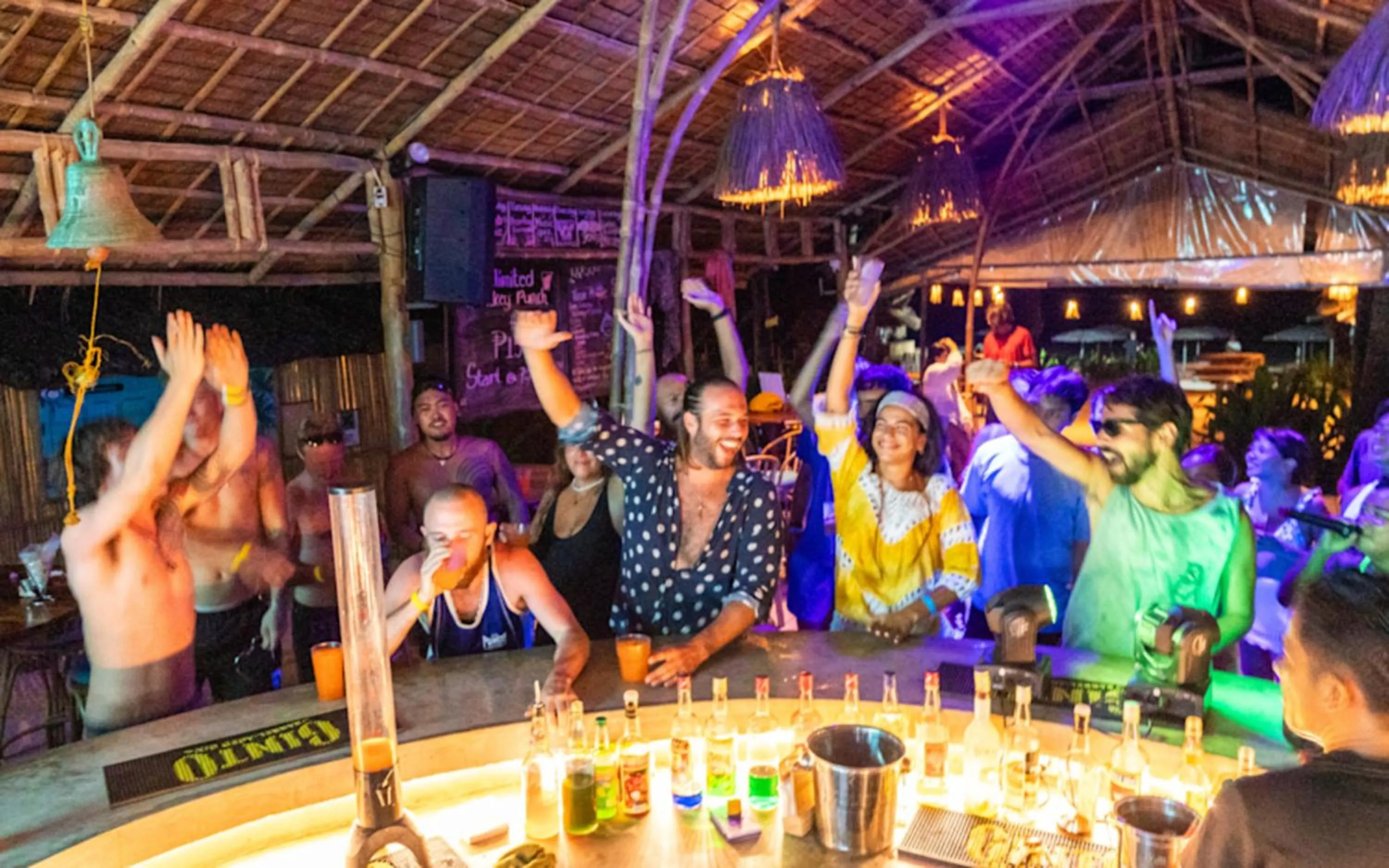 Lounge or bar in Mad Monkey Hostel Nacpan Beach