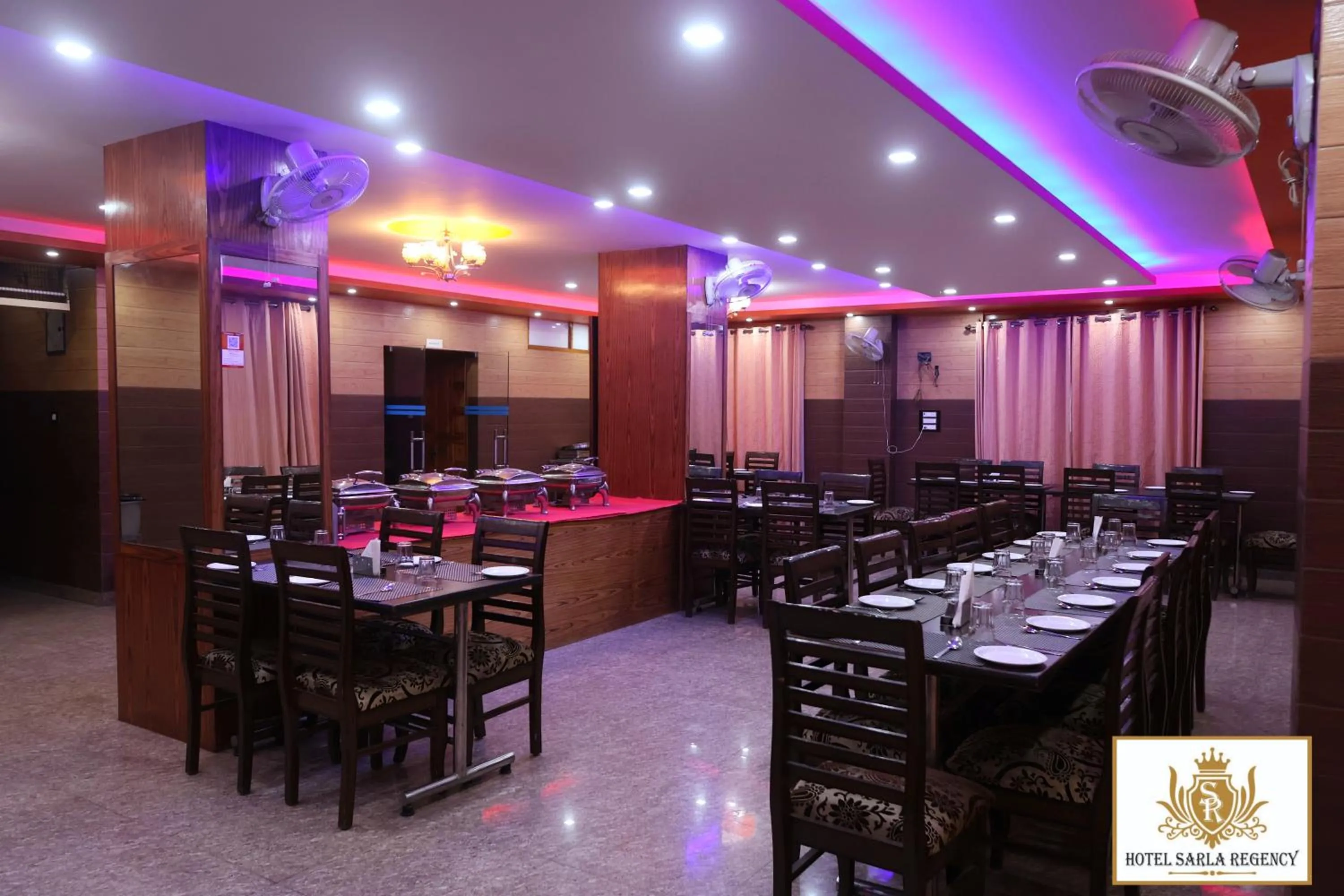 Restaurant/places to eat in Hotel Sarla Regency