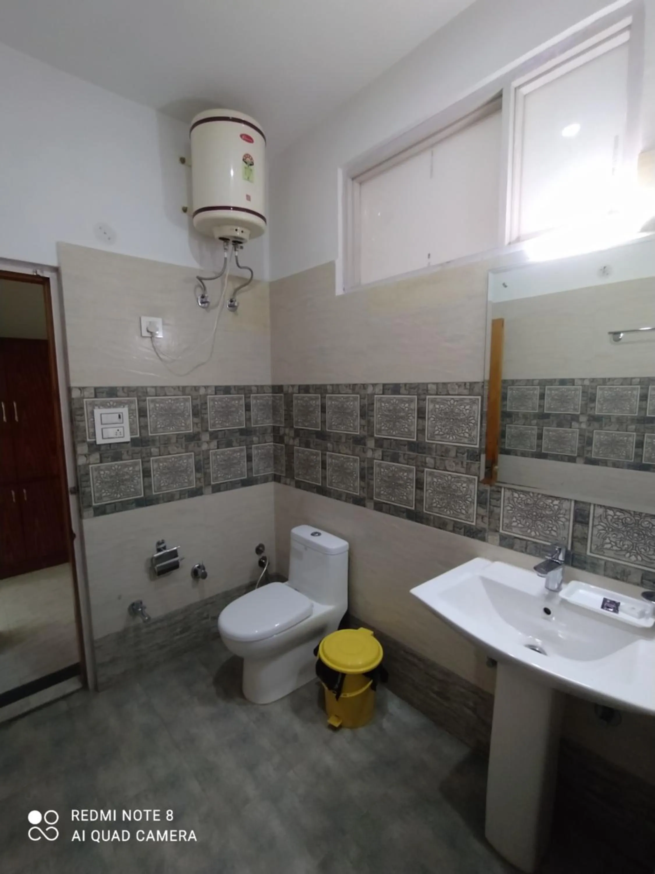 Shower in Hotel Sarla Regency