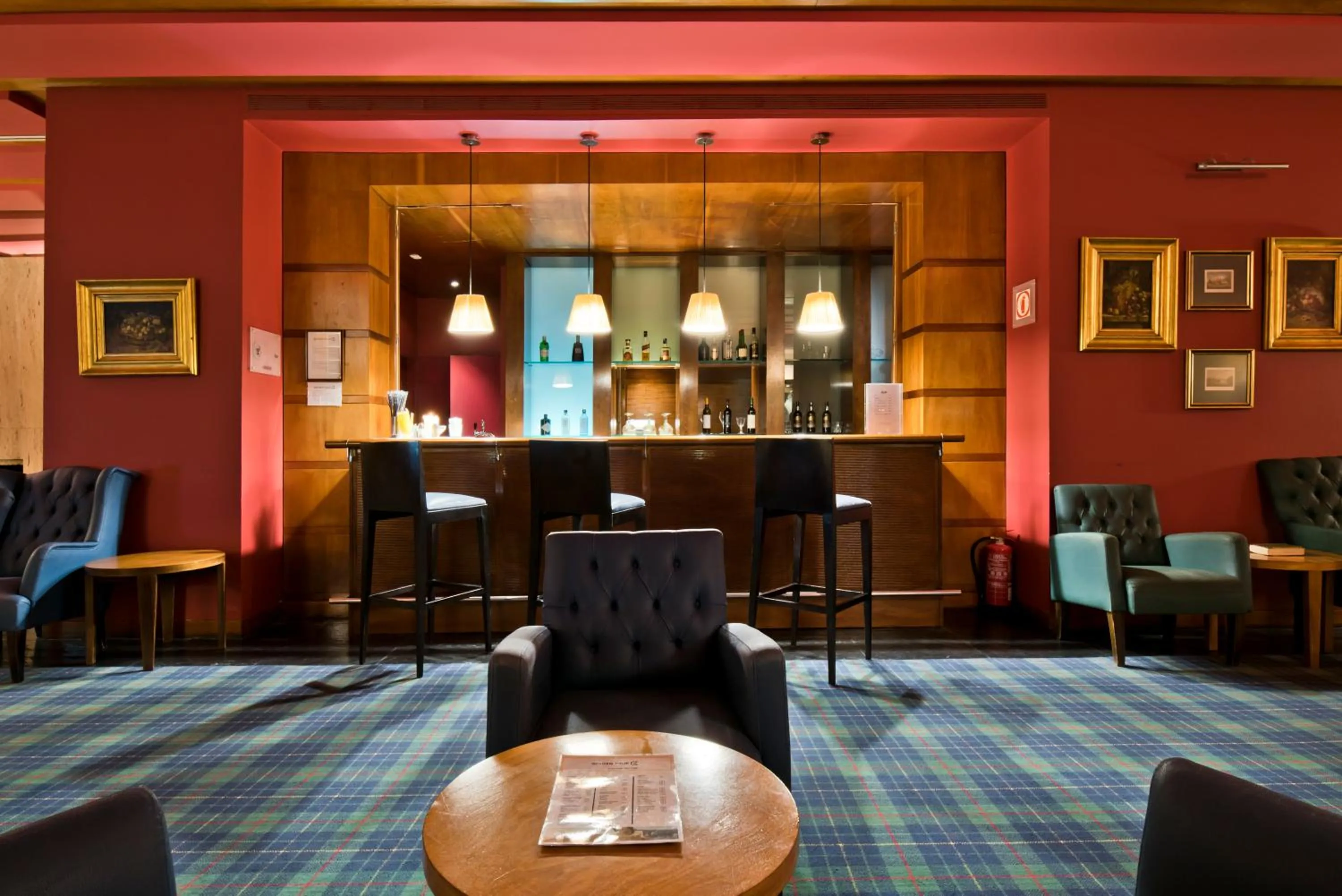 Lounge or bar in Golden Tulip Caramulo