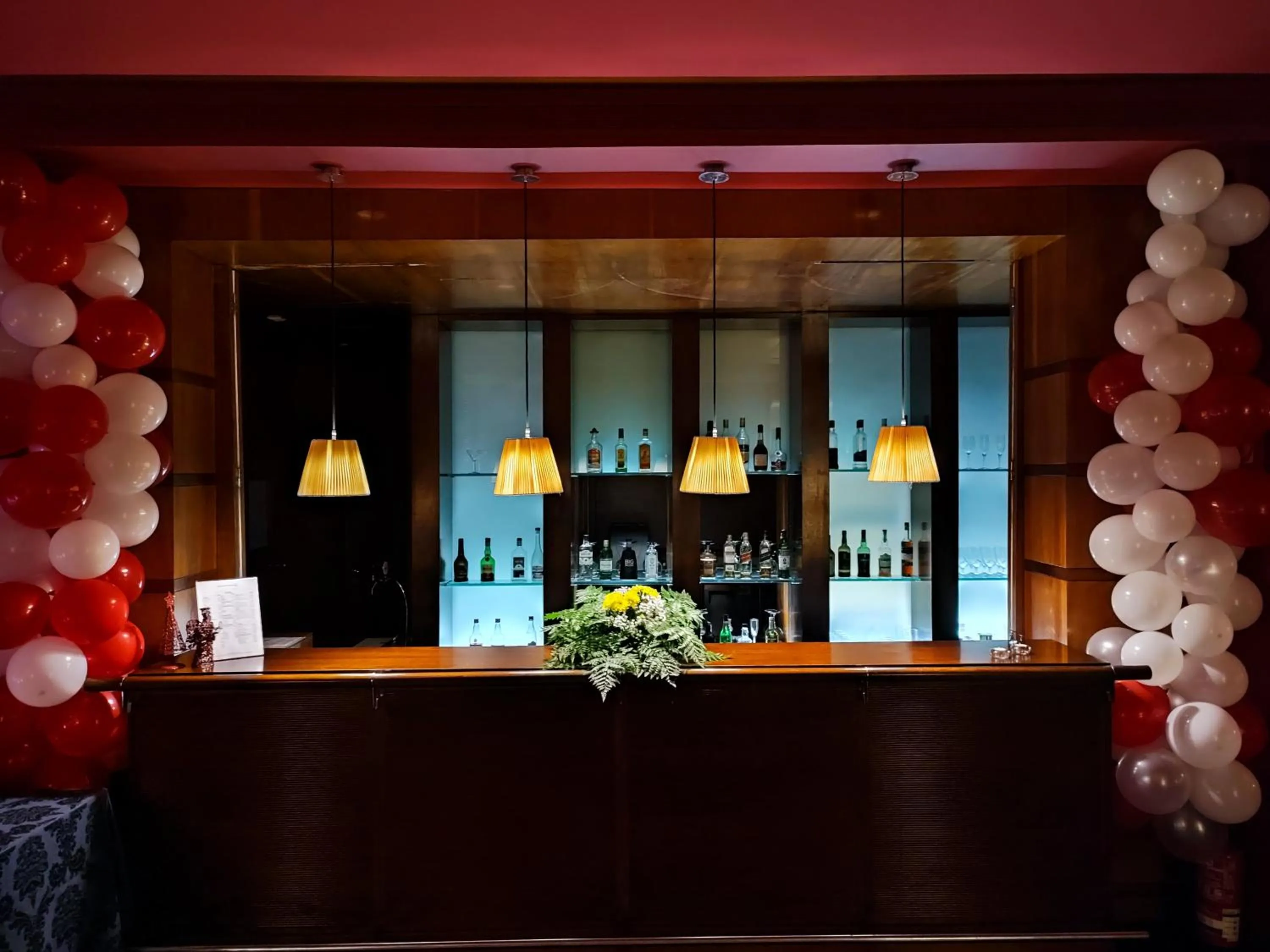 Lounge or bar in Golden Tulip Caramulo