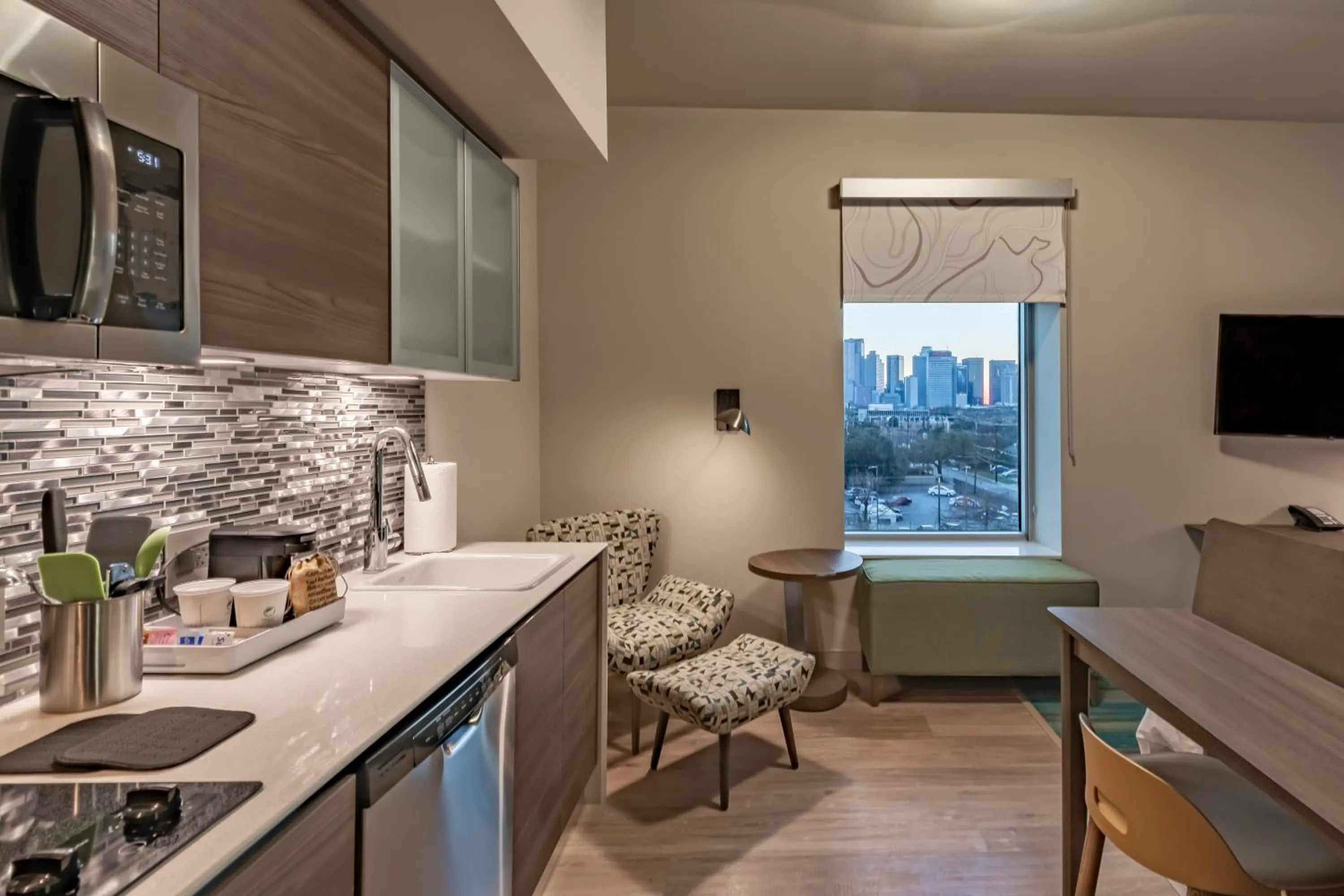 Photo of the whole room in Element Dallas Downtown East