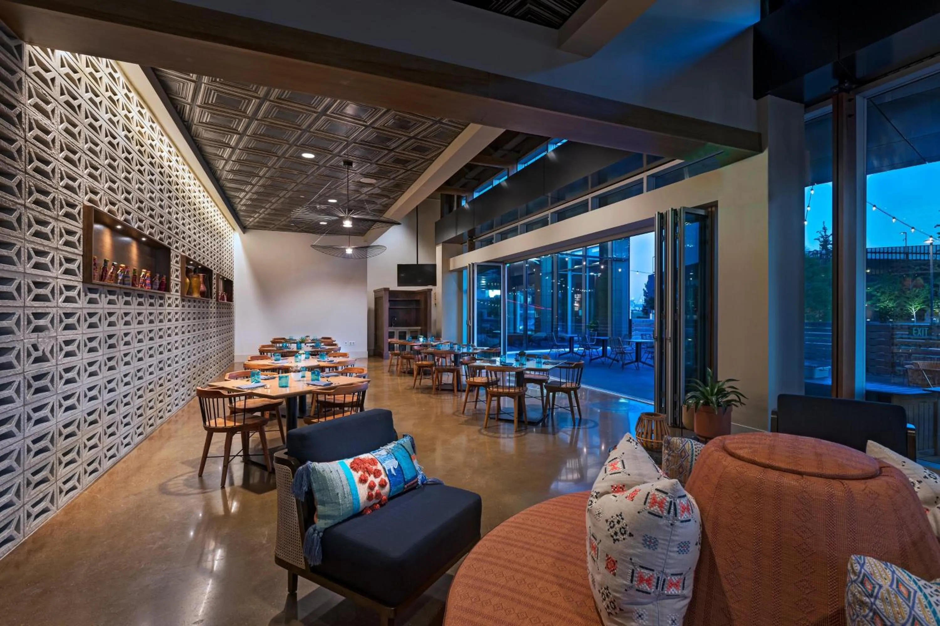 Restaurant/places to eat in The Westin Irving Convention Center at Las Colinas