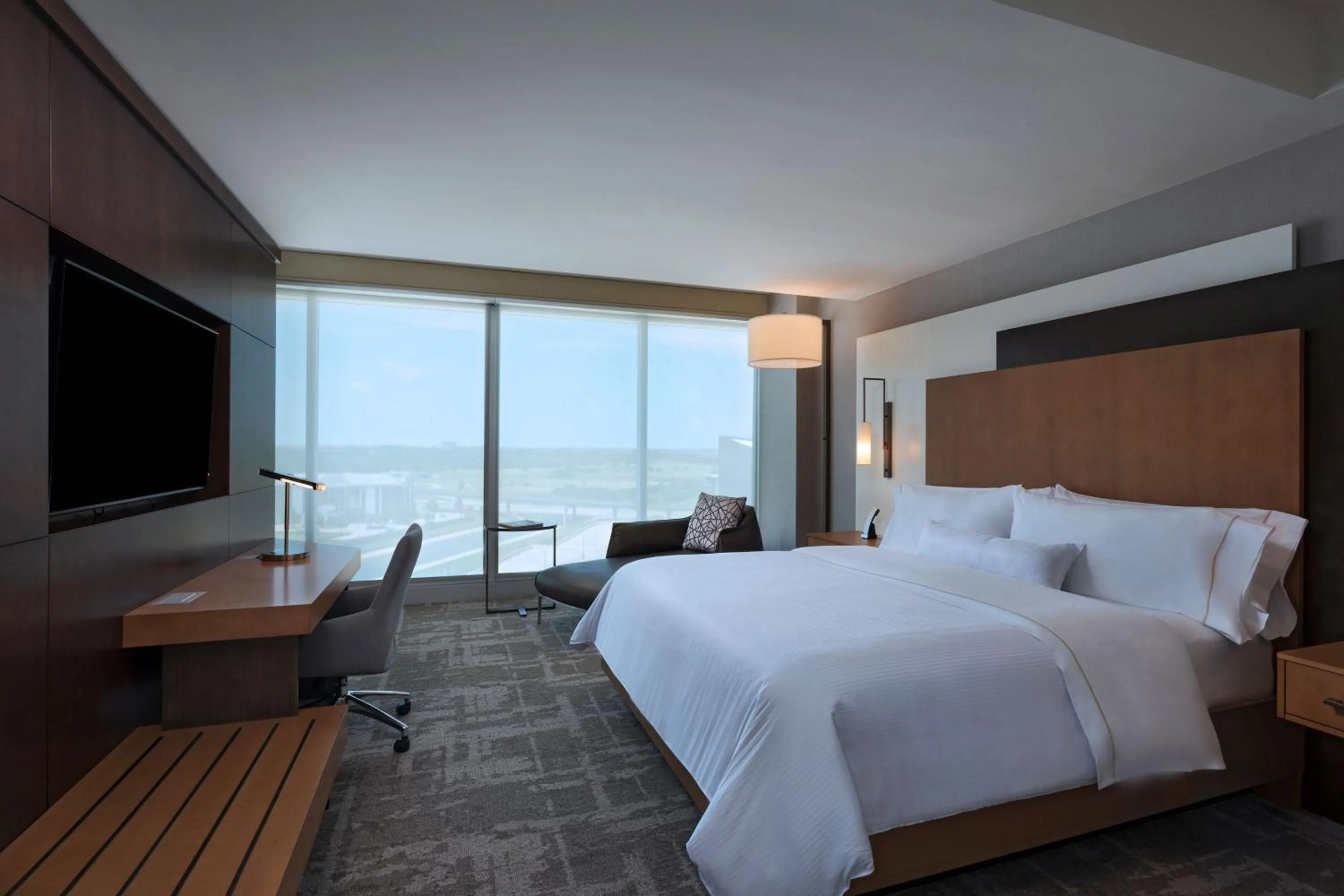 Bedroom, Bed in The Westin Irving Convention Center at Las Colinas