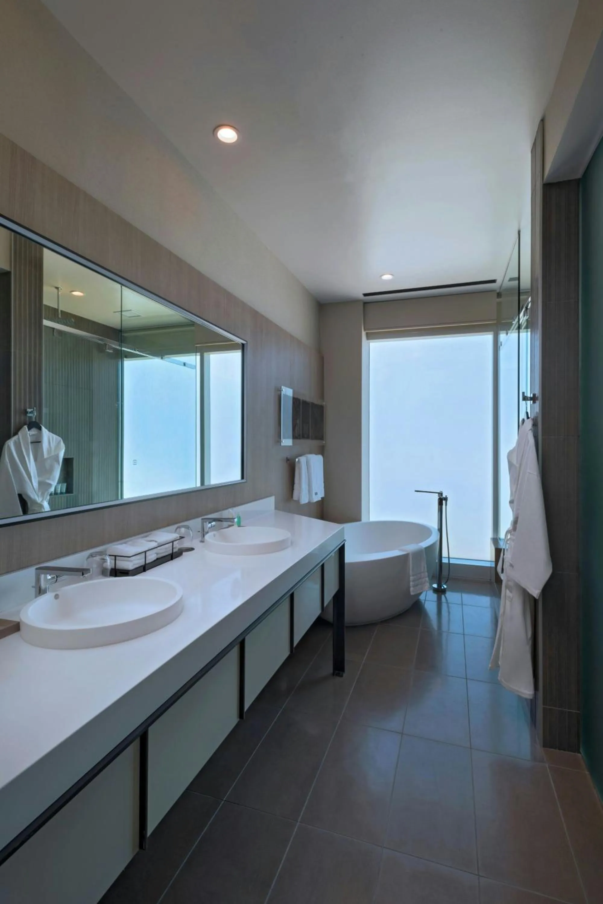 Bathroom, Bed in The Westin Irving Convention Center at Las Colinas