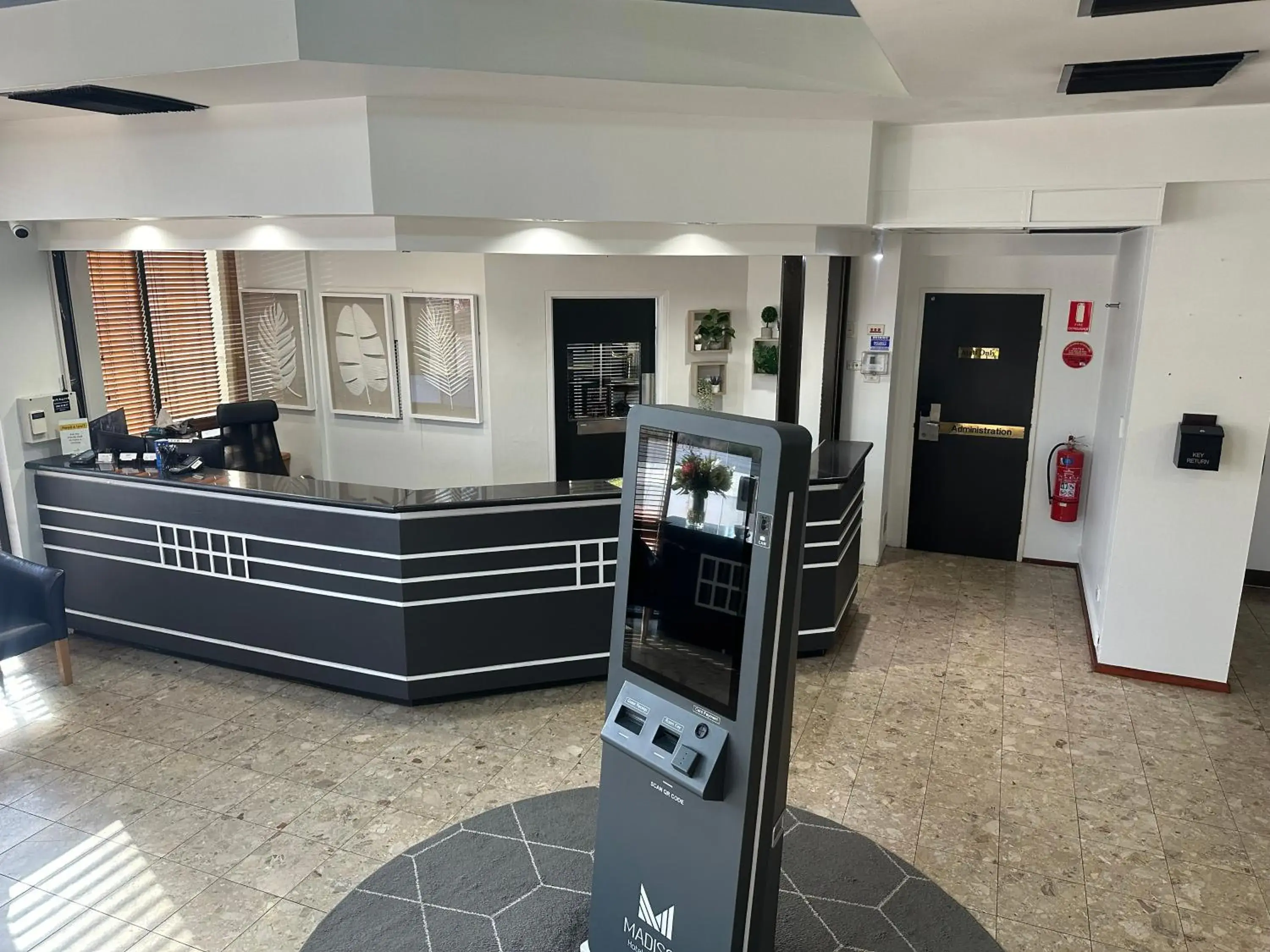 Lobby or reception in Madison Capital Executive Apartments Lobby or reception in Madison Capital Executive Apartments