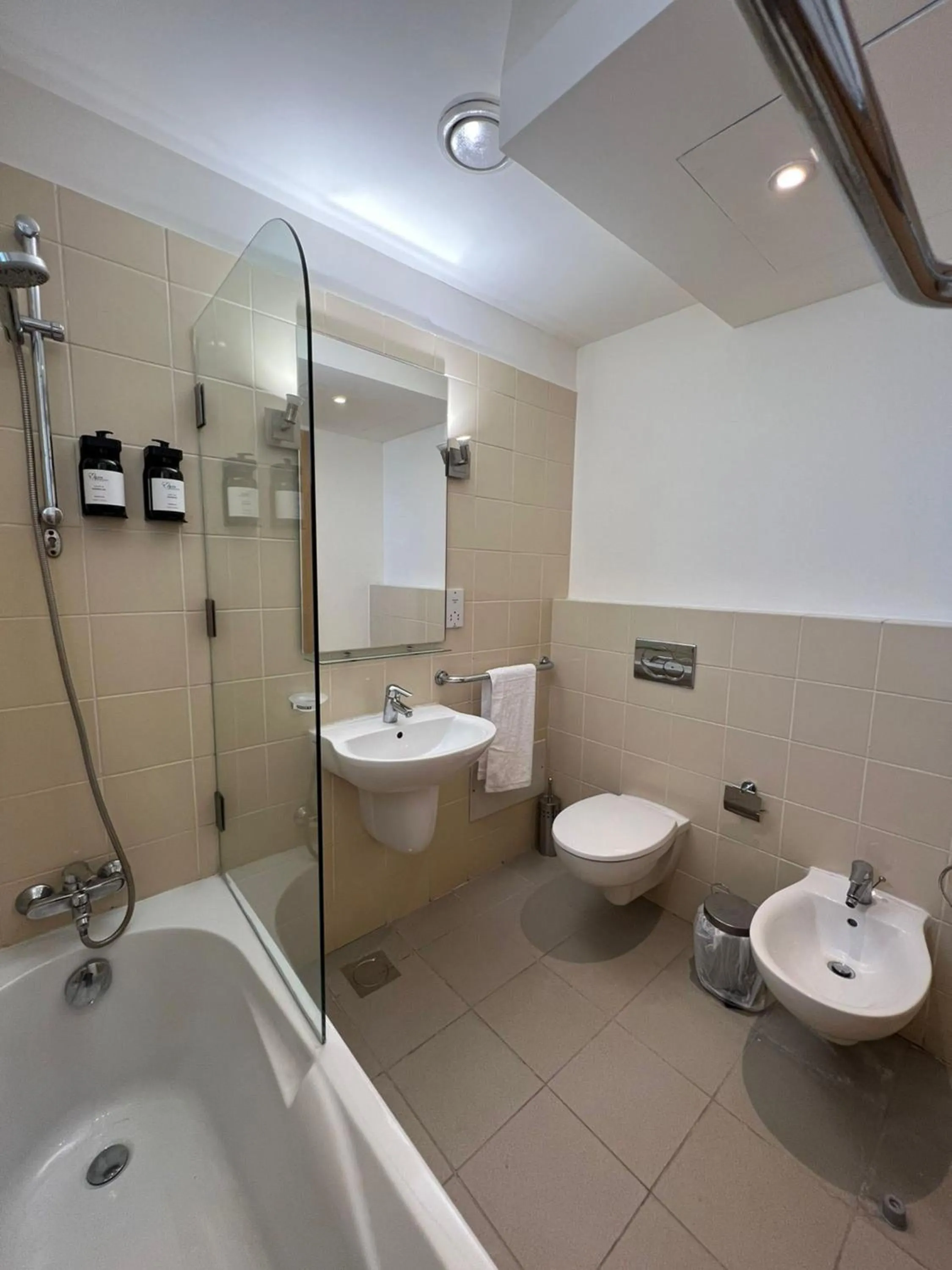 Burda 41 Hotel & Suites