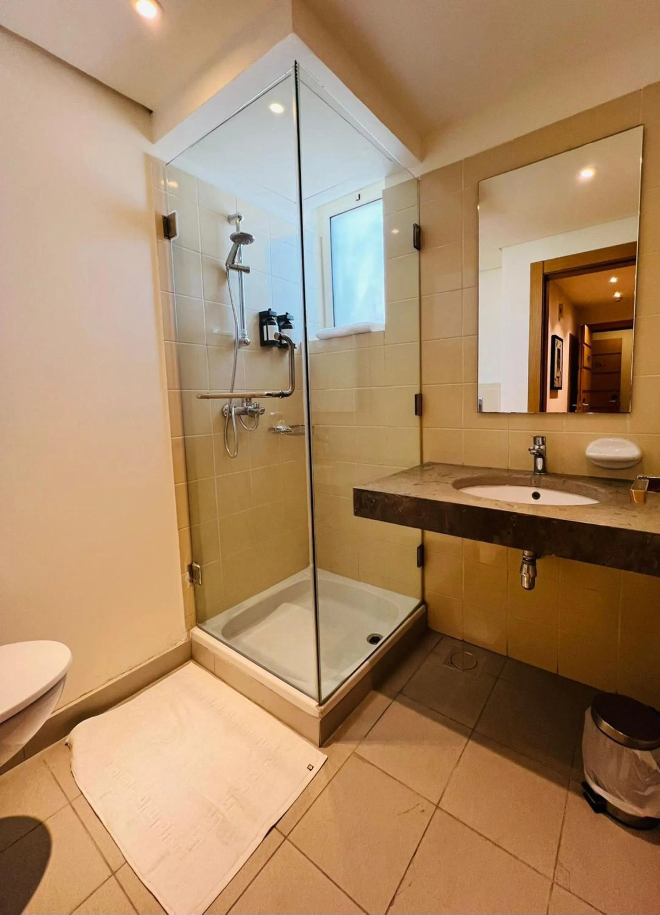 Burda 41 Hotel & Suites