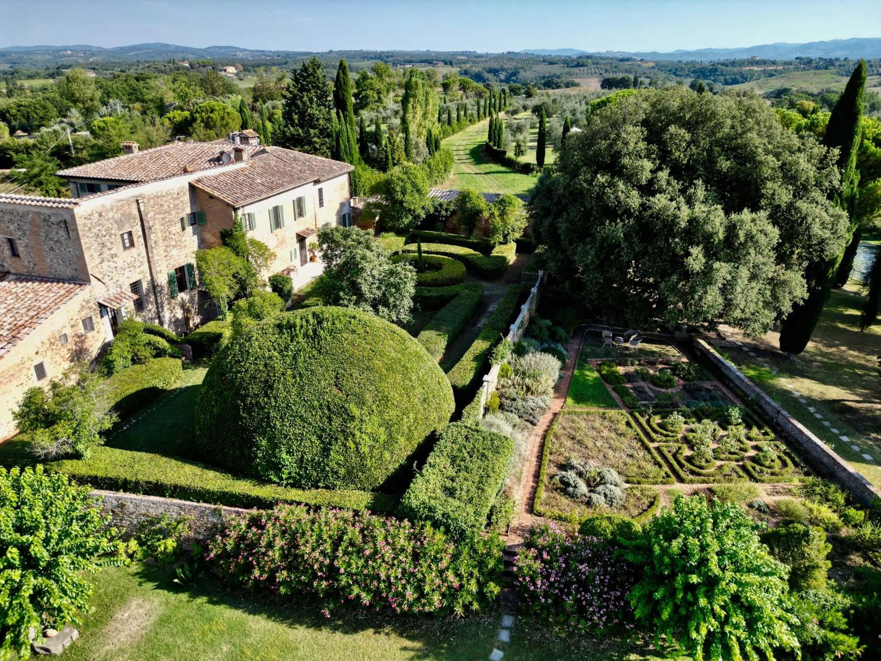 Property building in Ca' Bianca Tuscany Relais