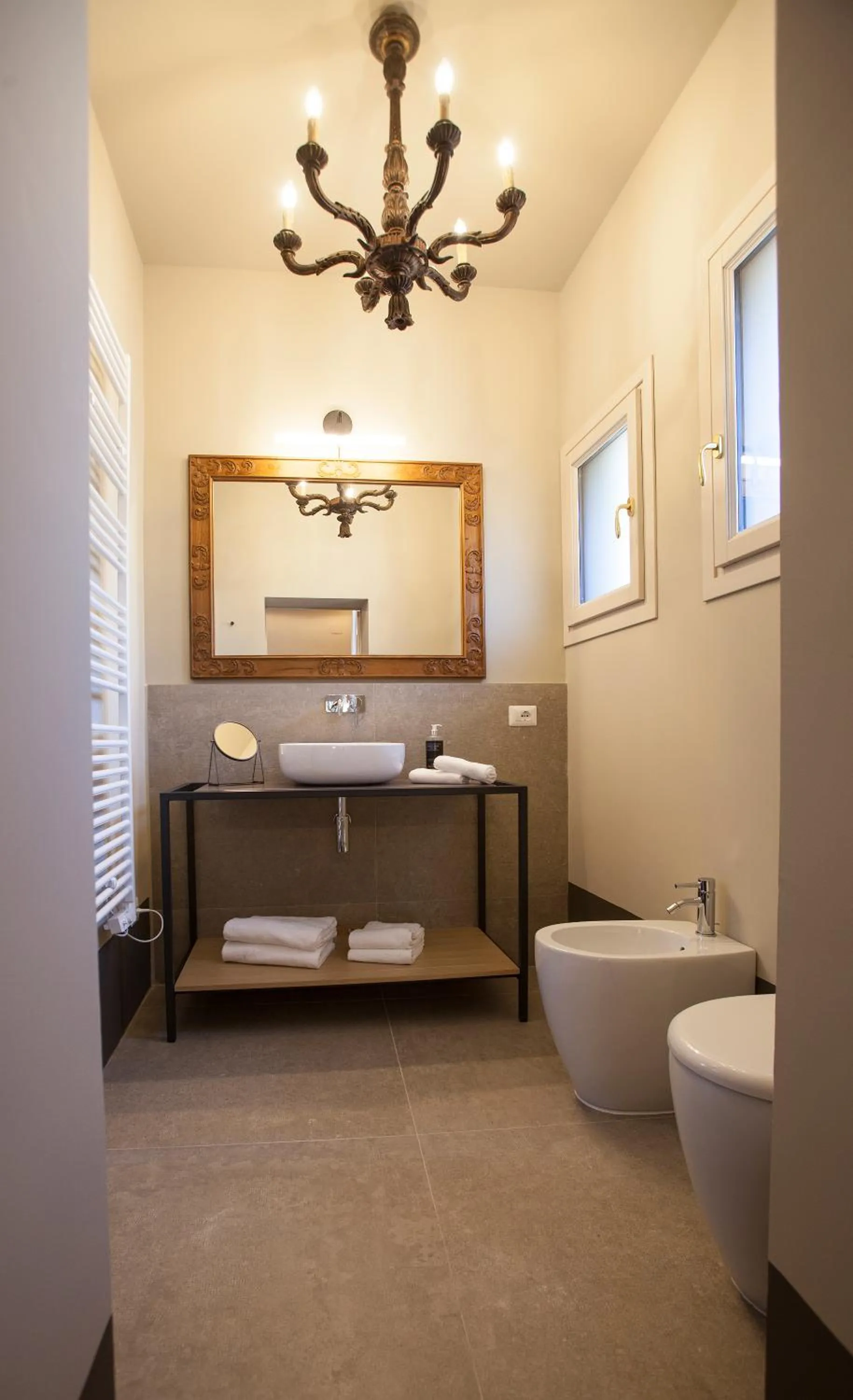 Shower in Ca' Bianca Tuscany Relais