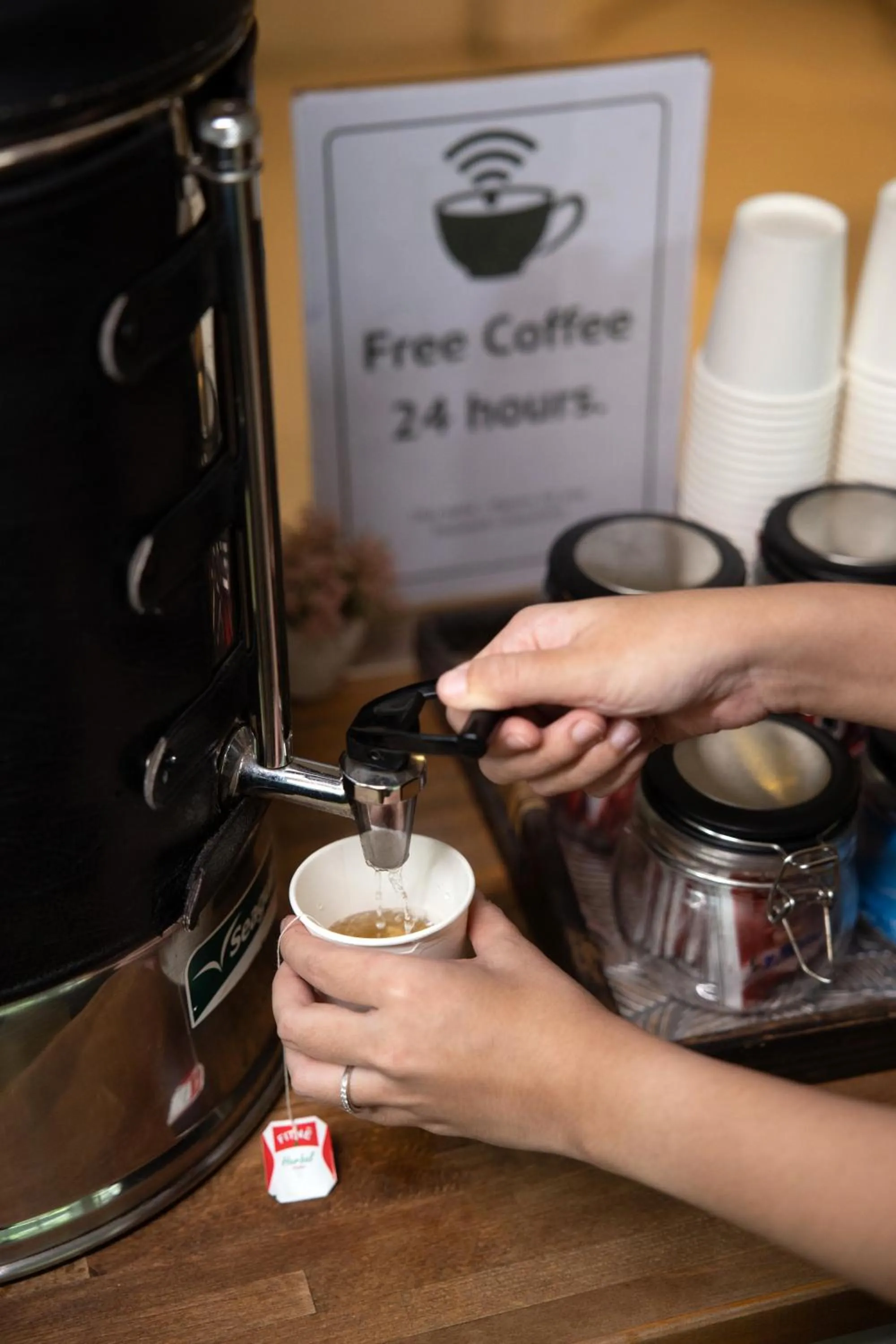 Coffee/tea facilities in Nantra Sukhumvit 39