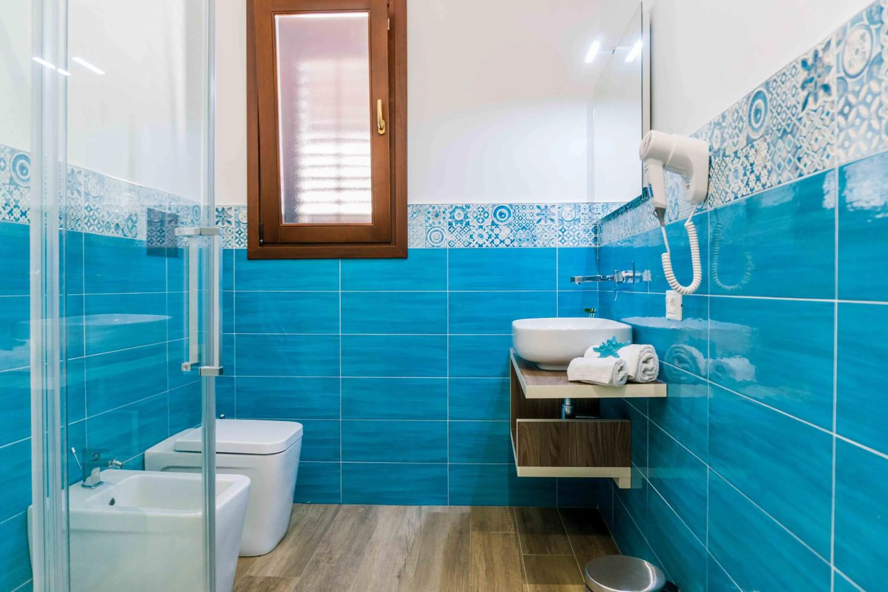 Shower in B&B Le Tartarughe