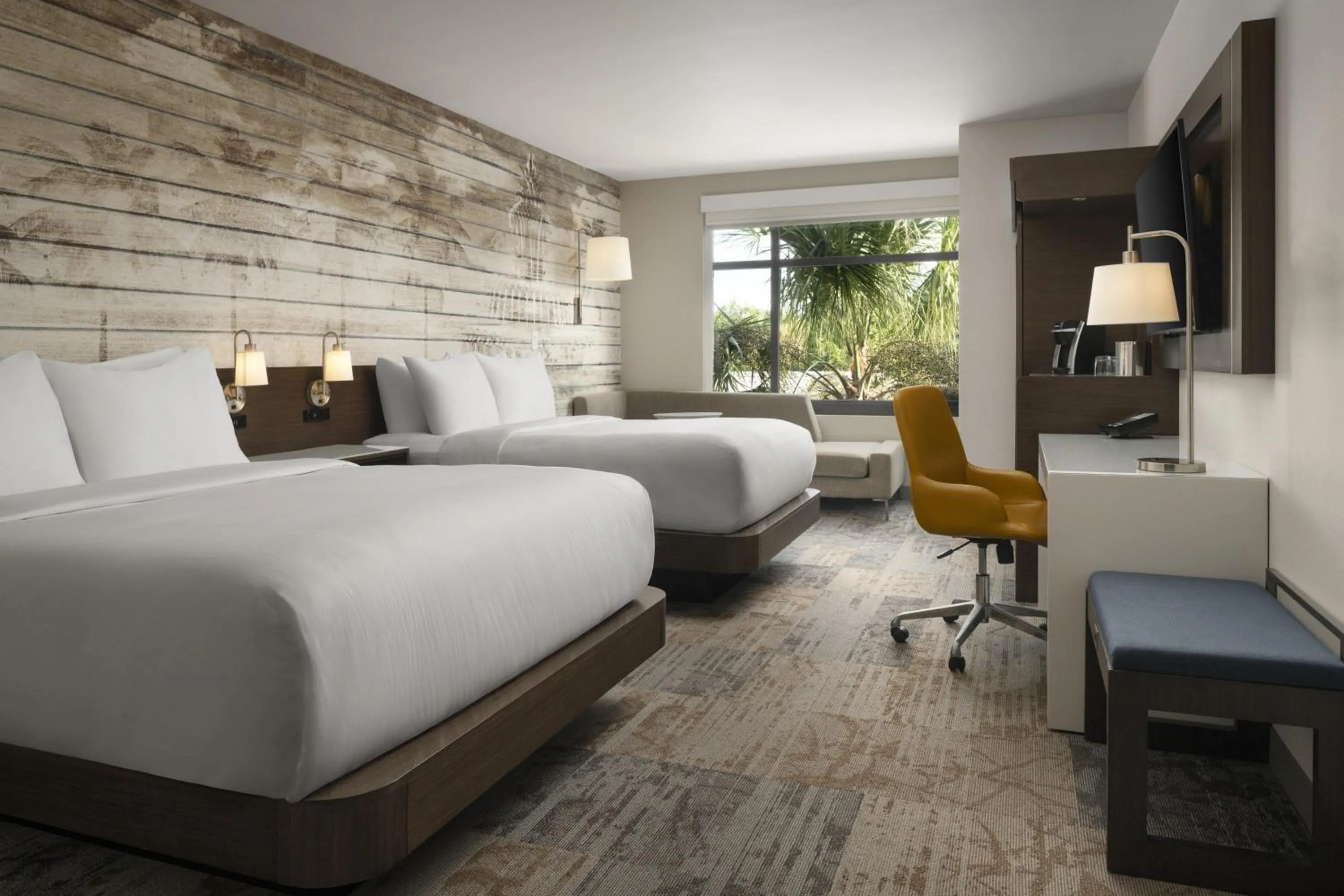 View (from property/room), Bed in DoubleTree by Hilton Charleston Riverview